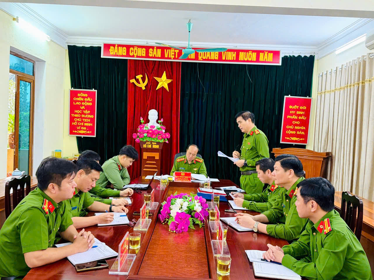 LÃNH ĐẠO CÔNG AN TỈNH GIAO BAN, KIỂM TRA CÔNG TÁC BẢO ĐẢM ANTT PHỤC VỤ BẦU CỬ