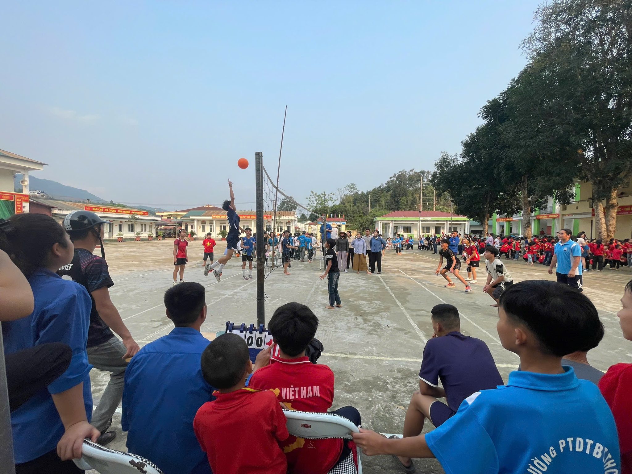 Sôi nổi các hoạt động giao lưu thể thao chào mừng kỷ niệm 95 năm thành lập Đoàn thanh niên Cộng sản Hồ Chí Minh