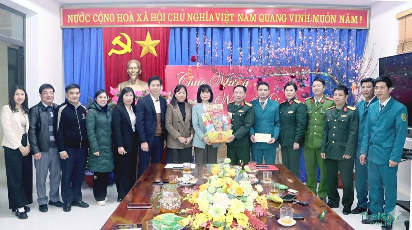 Các đồng chí lãnh đạo Đảng ủy - HĐND – UBND - Ủy ban MTTQ xã Thái Sơn thăm, chúc Tết các đơn vị dịp Tết Nguyên đán Bính ngọ 2026