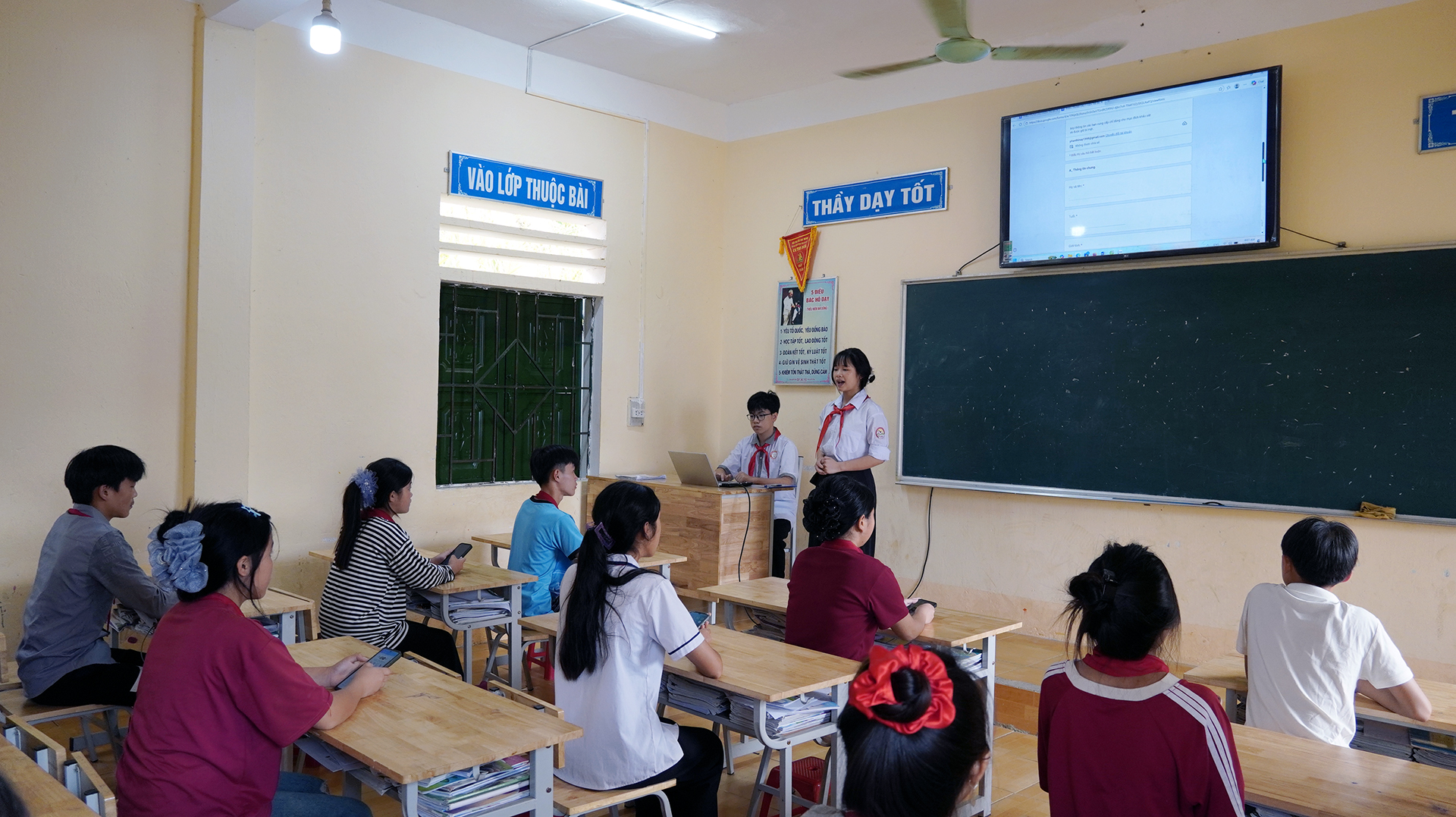 Hội đồng Trẻ em xã Pà Vầy Sủ tổ chức khảo sát, thu thập thông tin tại trường PTDT Bán trú THCS Pà Vầy Sủ