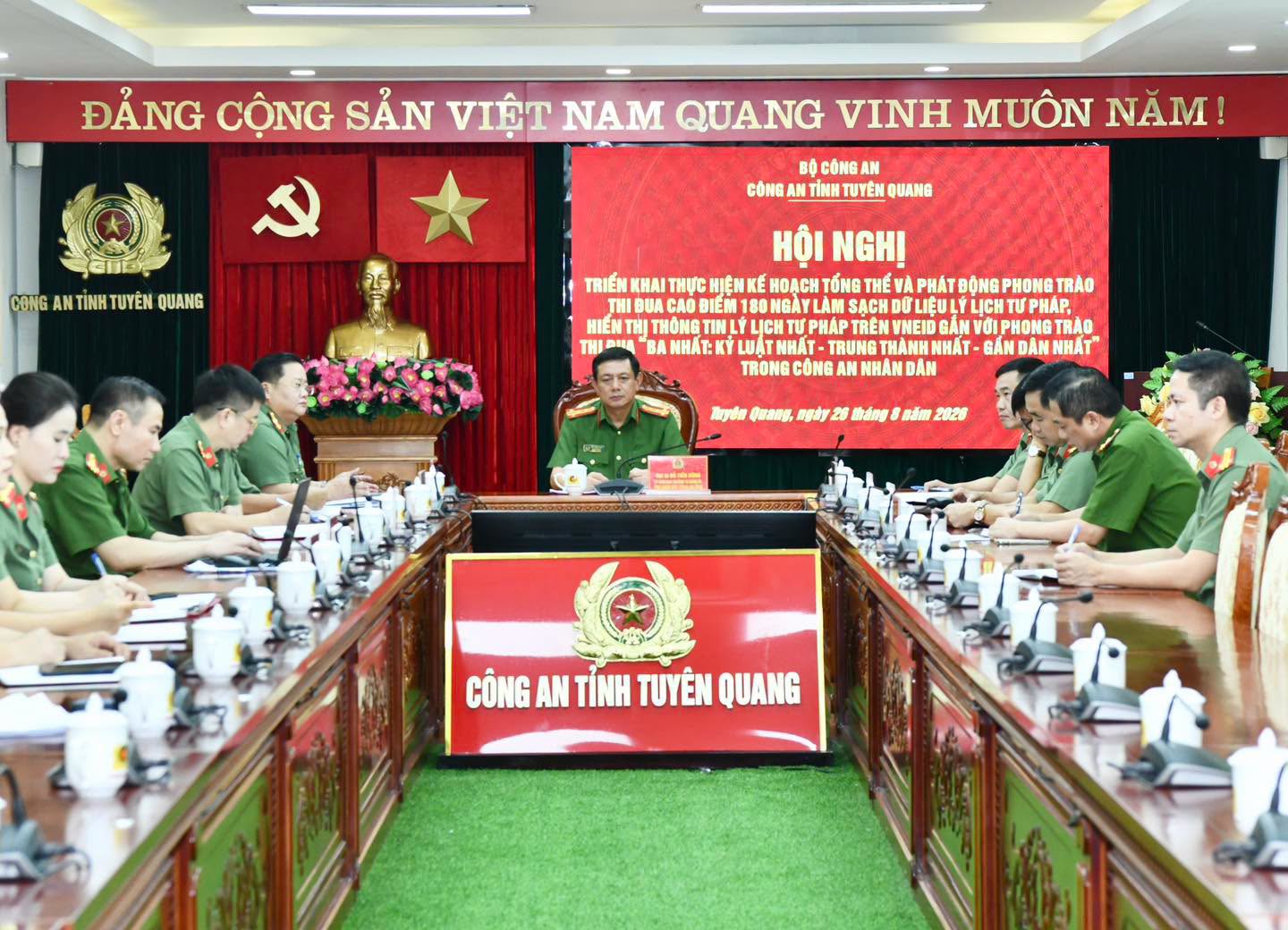 TRIỂN KHAI CAO ĐIỂM 180 NGÀY LÀM SẠCH DỮ LIỆU LÝ LỊCH TƯ PHÁP