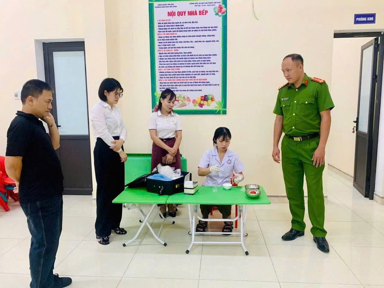 Tân Long tăng cường kiểm tra an toàn thực phẩm đợt 2 năm 2026 tại bếp ăn bán trú các trường học 