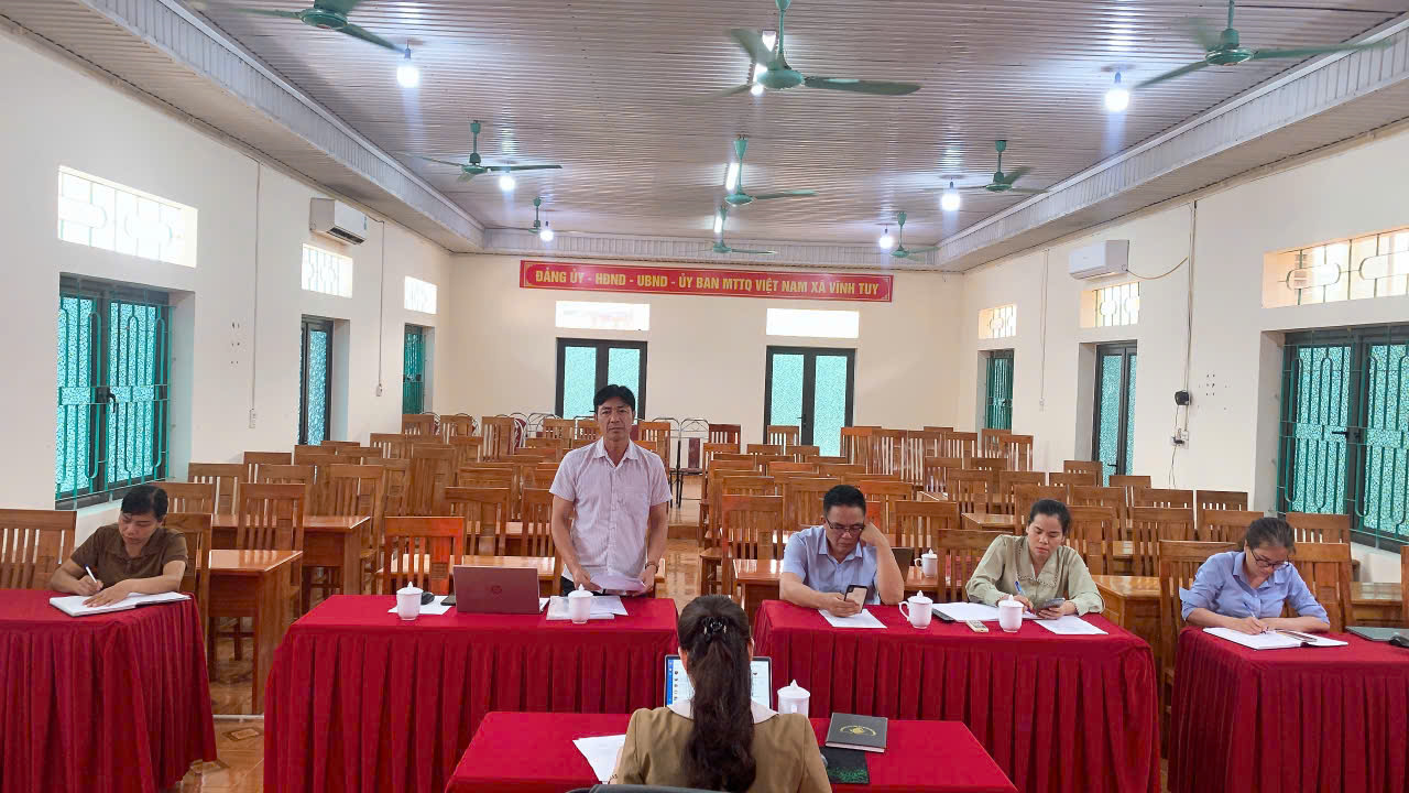 Họp BTC giaỉ b&oacute;ng 1.jpg