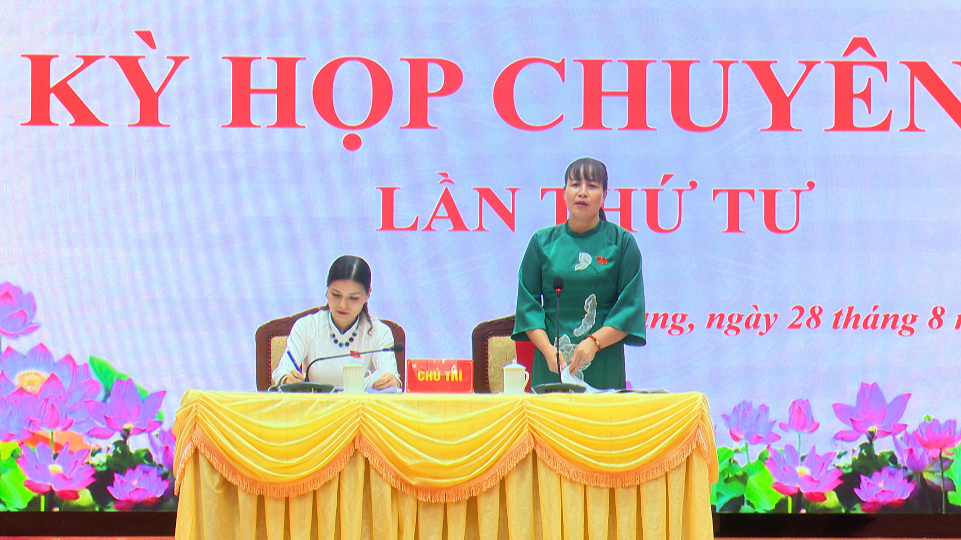 Kỳ họp chuyên đề lần thứ tư, HĐND xã Nà Hang khóa 1, nhiệm kỳ 2021-2026