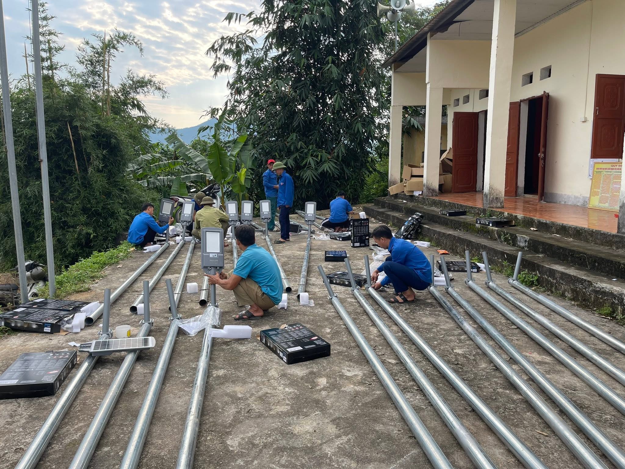 Tuổi trẻ Yên Thành chung tay thắp sáng đường quê, xây dựng NTM