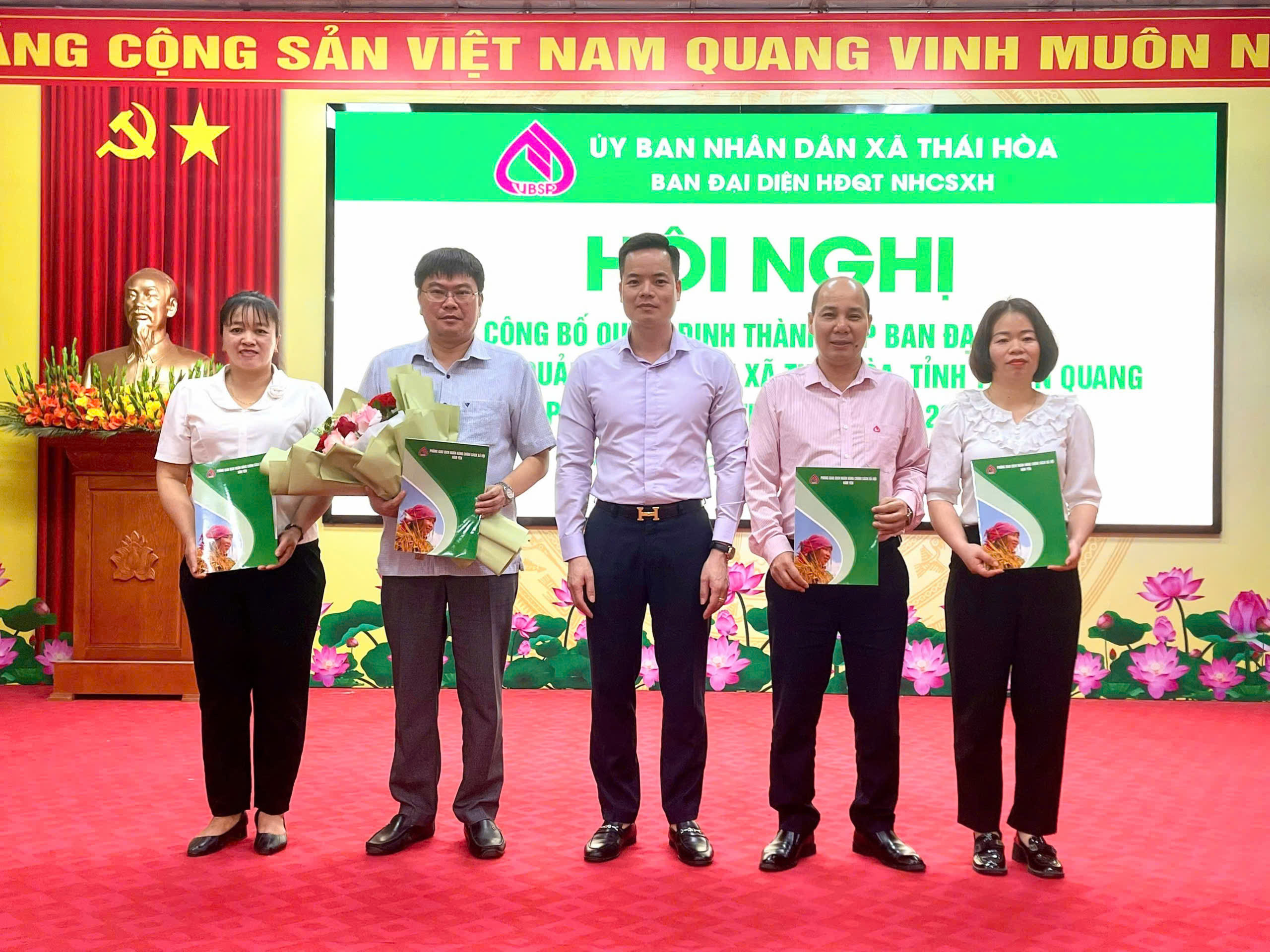 Thái Hòa công bố Quyết định thành lập Ban đại diện Hội đồng quản trị Ngân hàng Chính sách xã hội