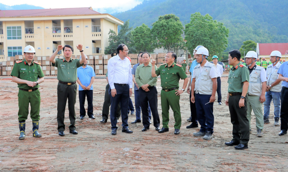 THỨ TRƯỞNG NGUYỄN VĂN LONG KIỂM TRA TIẾN ĐỘ XÂY DỰNG TRƯỜNG PHỔ THÔNG NỘI TRÚ LIÊN CẤP PA TẦN