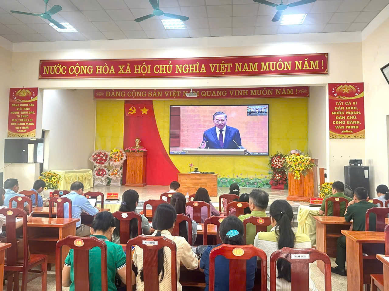 XÃ TÂN AN THAM DỰ HỘI NGHỊ TRỰC TUYẾN TOÀN QUỐC HỌC TẬP, QUÁN TRIỆT VÀ TRIỂN KHAI NGHỊ QUYẾT HỘI NGHỊ LẦN THỨ TƯ BCH TW ĐẢNG KHOÁ XIV