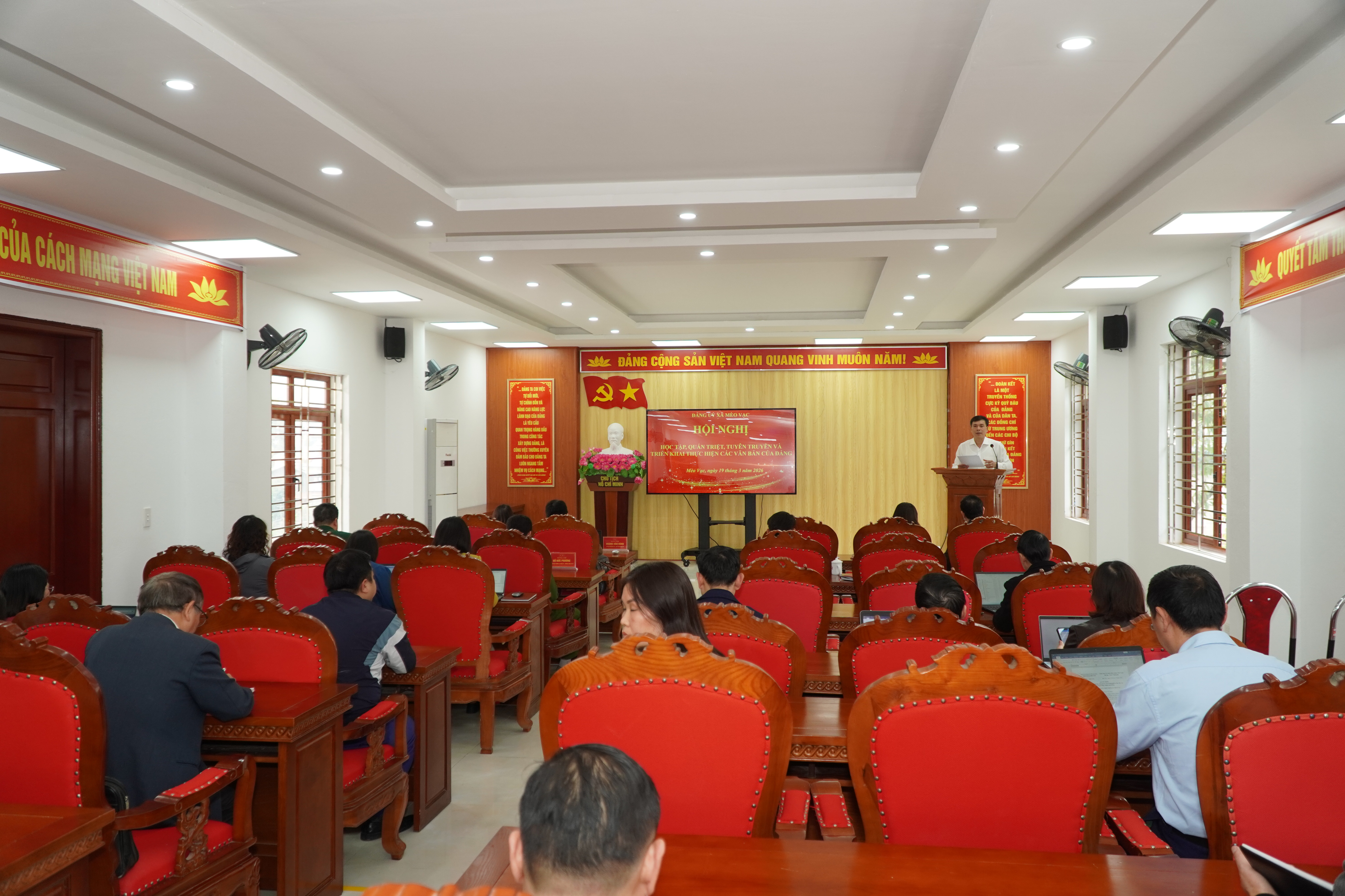 Mèo Vạc tổ chức Hội nghị quán triệt các văn bản của Đảng