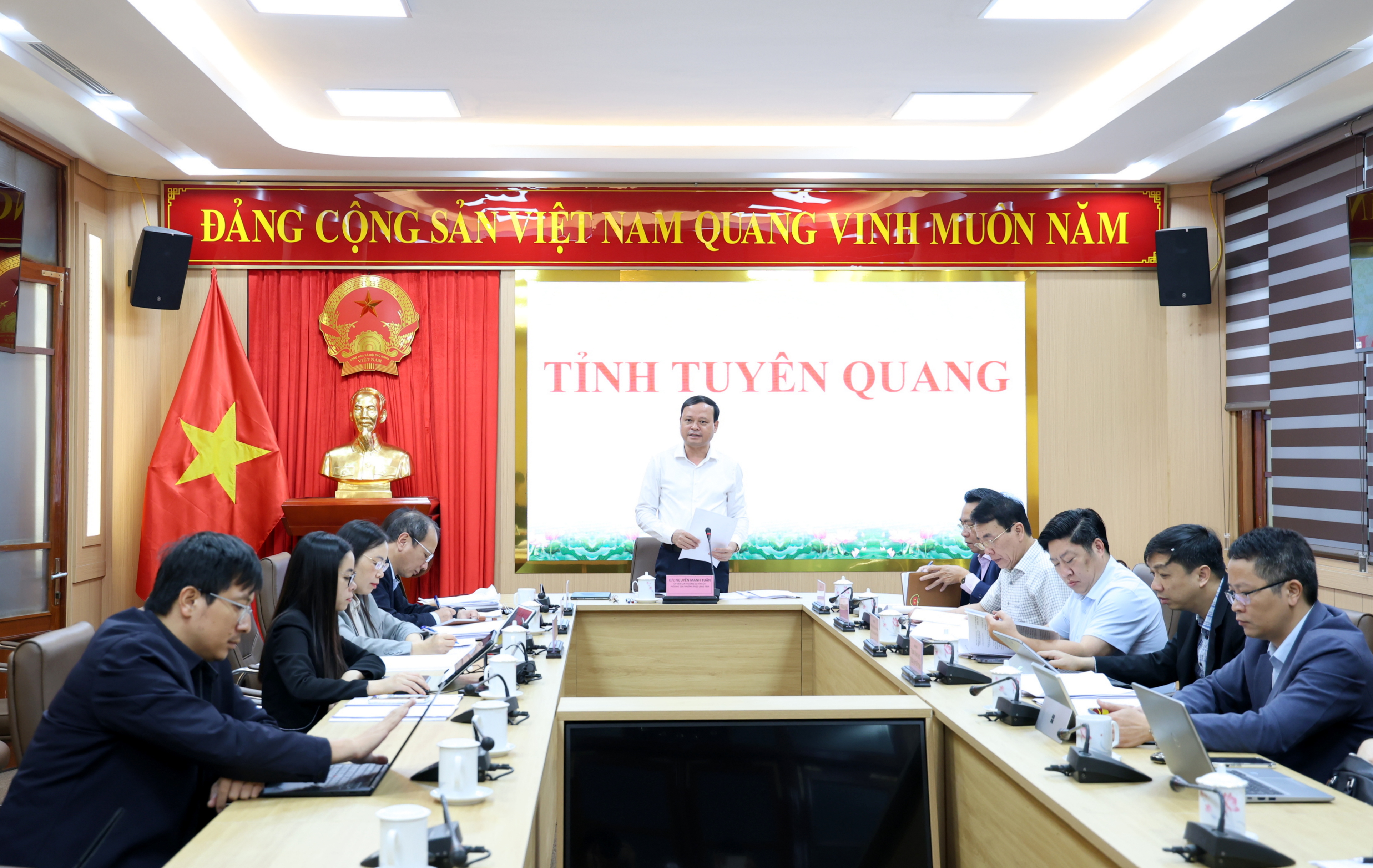 Tập trung tháo gỡ khó khăn, đẩy nhanh tiến độ thực hiện các dự án đầu tư ngoài ngân sách