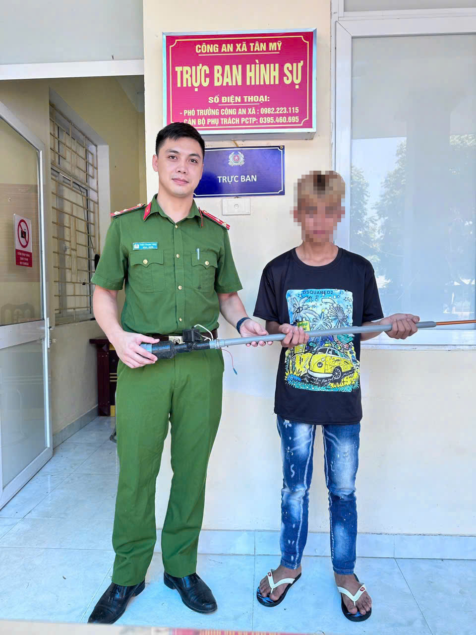 TĂNG CƯỜNG CÔNG TÁC TUYÊN TRUYỀN VẬN ĐỘNG QUẦN CHÚNG NHÂN DÂN GIAO NỘP VŨ KHÍ, VẬT LIỆU NỔ, CÔNG CỤ HỖ TRỢ