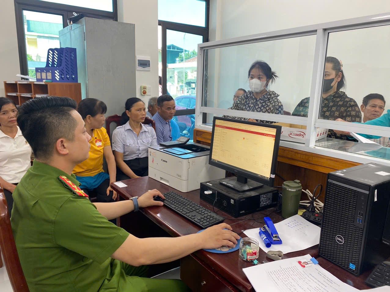 CAO ĐIỂM CẤP ĐỔI THẺ ĐẢNG VIÊN TRÊN ĐỊA BÀN PHƯỜNG BÌNH THUẬN 