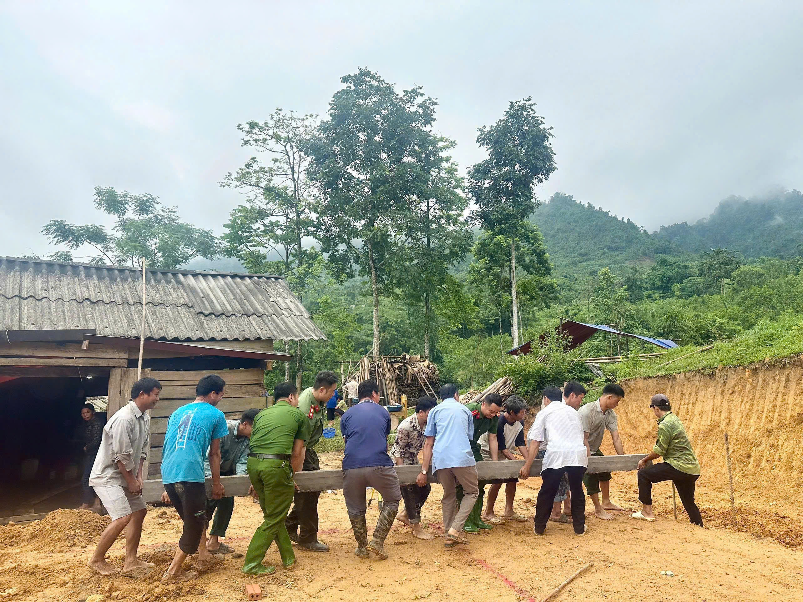 CÔNG AN XÃ TÂN AN - GẦN DÂN TỪ NHỮNG ĐIỀU BÌNH DỊ NHẤT