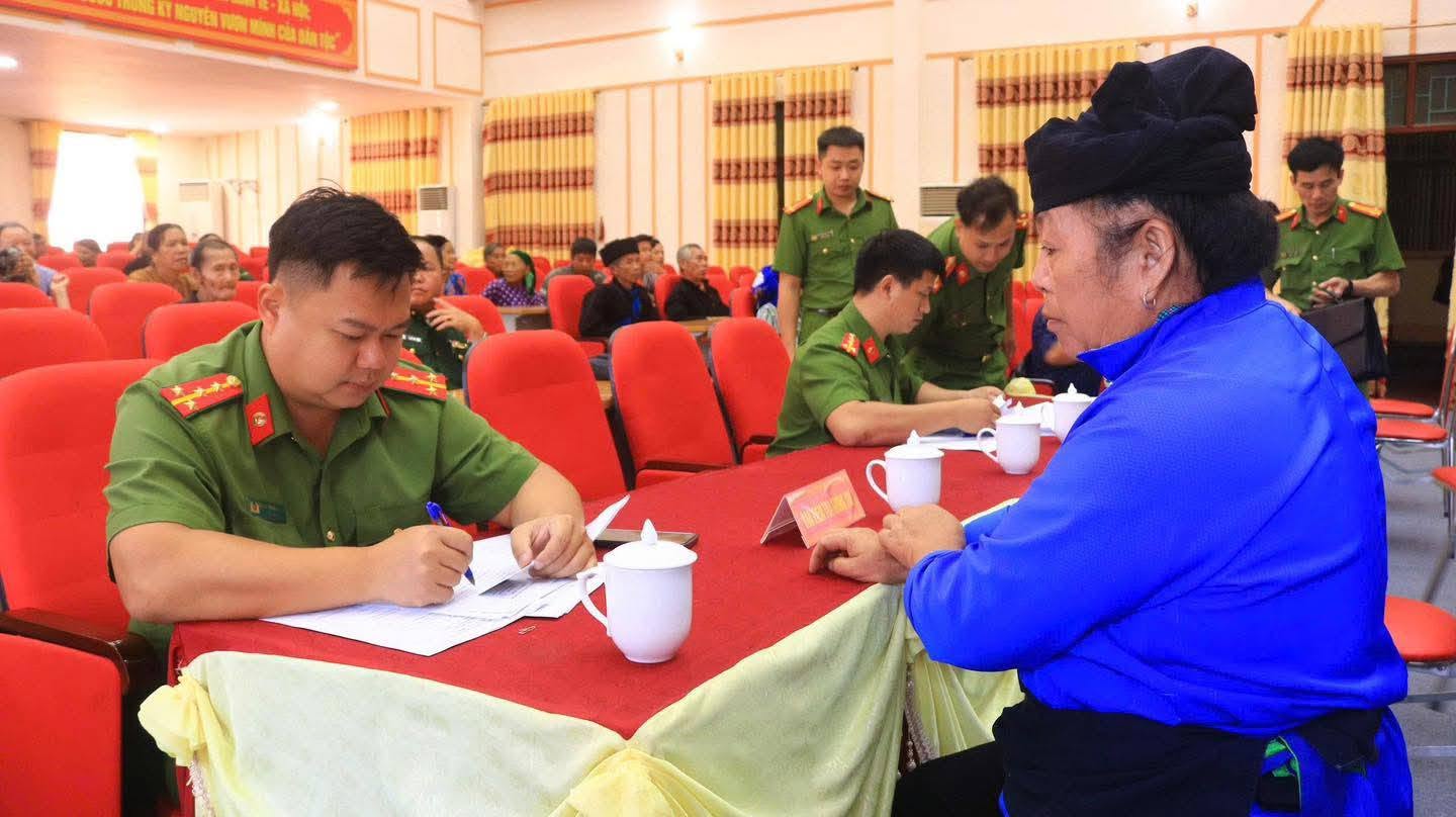Công an xã Quản Bạ đã tổ chức thu nhận mẫu sinh phẩm ADN