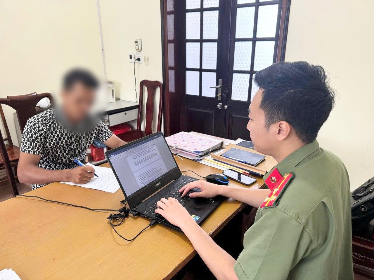 BÁN TÀI KHOẢN NGÂN HÀNG KIẾM LỜI - CẠM BẪY SUÝT BIẾN THANH NIÊN THÀNH TIẾP TAY CHO TỘI PHẠM