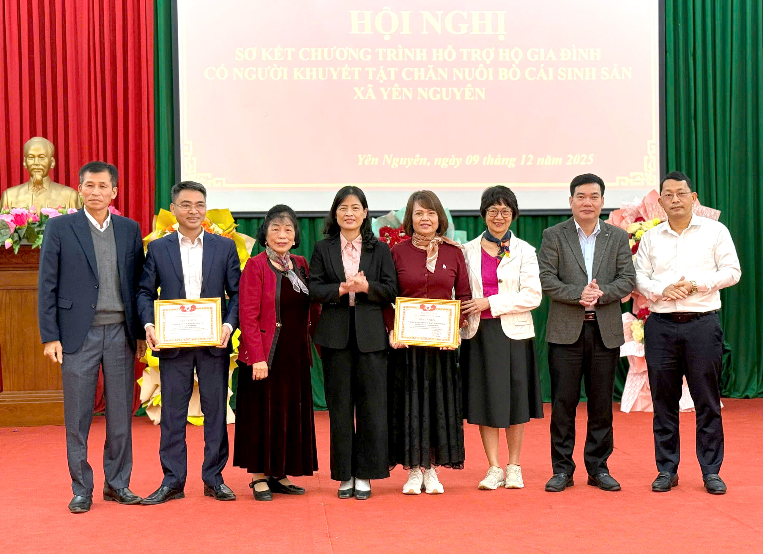 Hội nghị sơ kết Chương trình hỗ trợ gia đình có người khuyết tật chăn nuôi bò cái sinh sản tại xã Yên Nguyên 