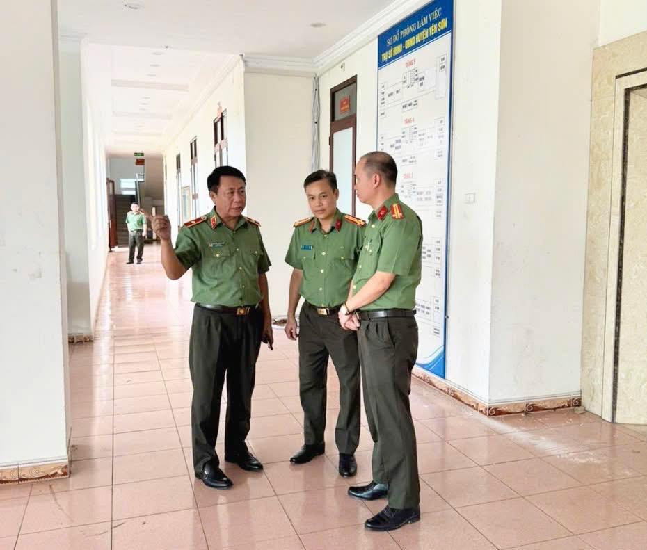 XÂY DỰNG LỰC LƯỢNG HẬU CẦN CÔNG AN TUYÊN QUANG CHÍNH QUY, GẮN BÓ, TẬN TUỴ