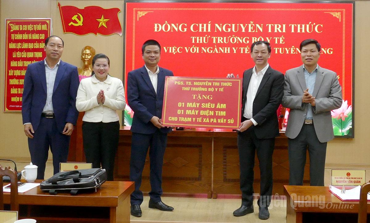 Đoàn công tác của Bộ Y tế làm việc tại xã Pà Vầy Sủ