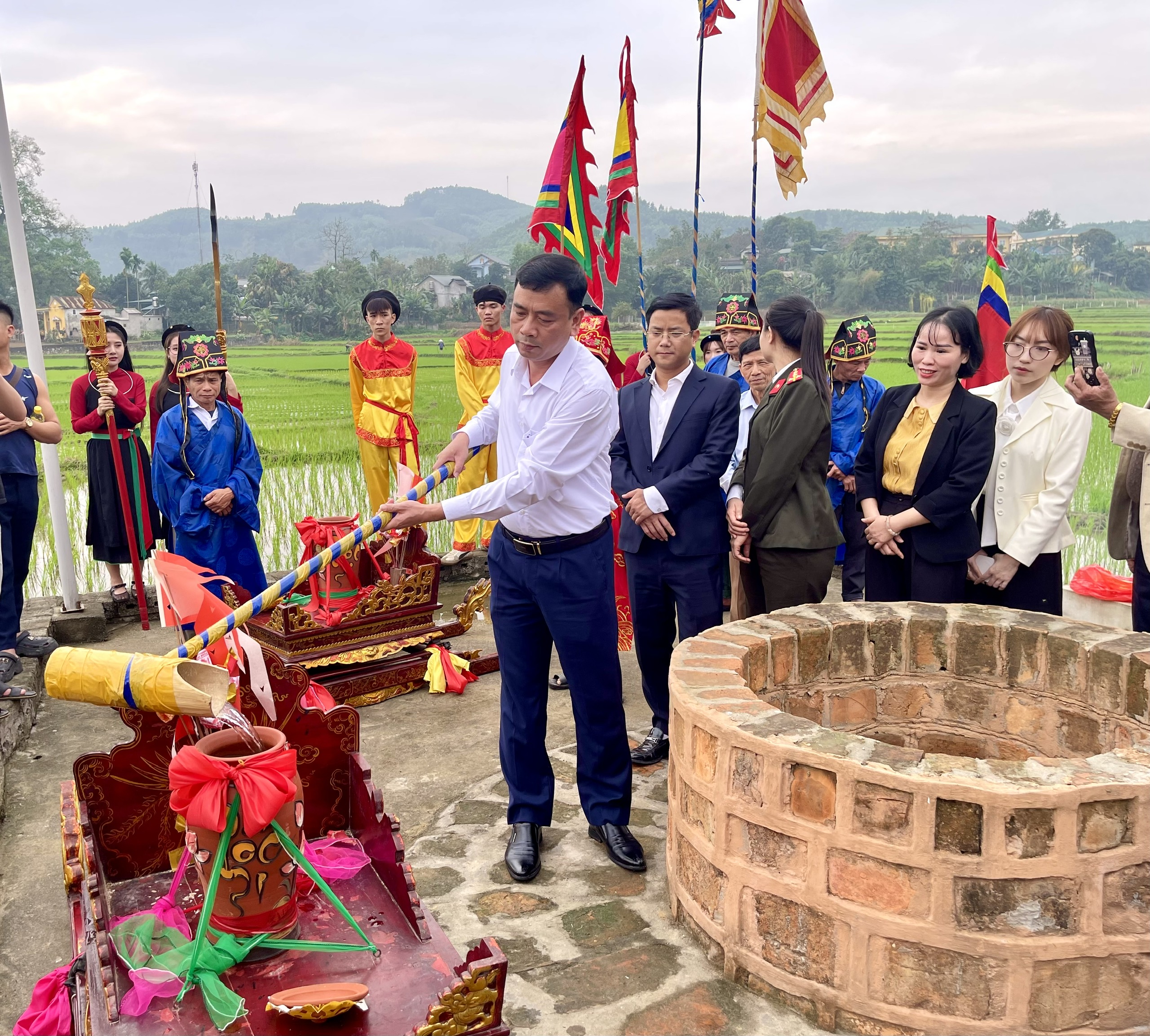 Lễ rước nước, rước sắc tại Lễ hội Đình Minh Cầm xuân Bính Ngọ 2026