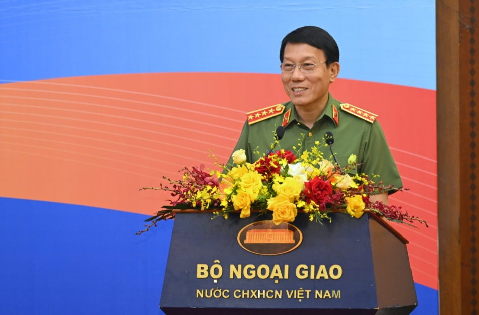 TĂNG CƯỜNG PHỐI HỢP CÔNG AN - QUỐC PHÒNG - NGOẠI GIAO TRONG THỰC HIỆN NHIỆM VỤ TRỌNG YẾU, THƯỜNG XUYÊN CỦA ĐỐI NGOẠI VIỆT NAM