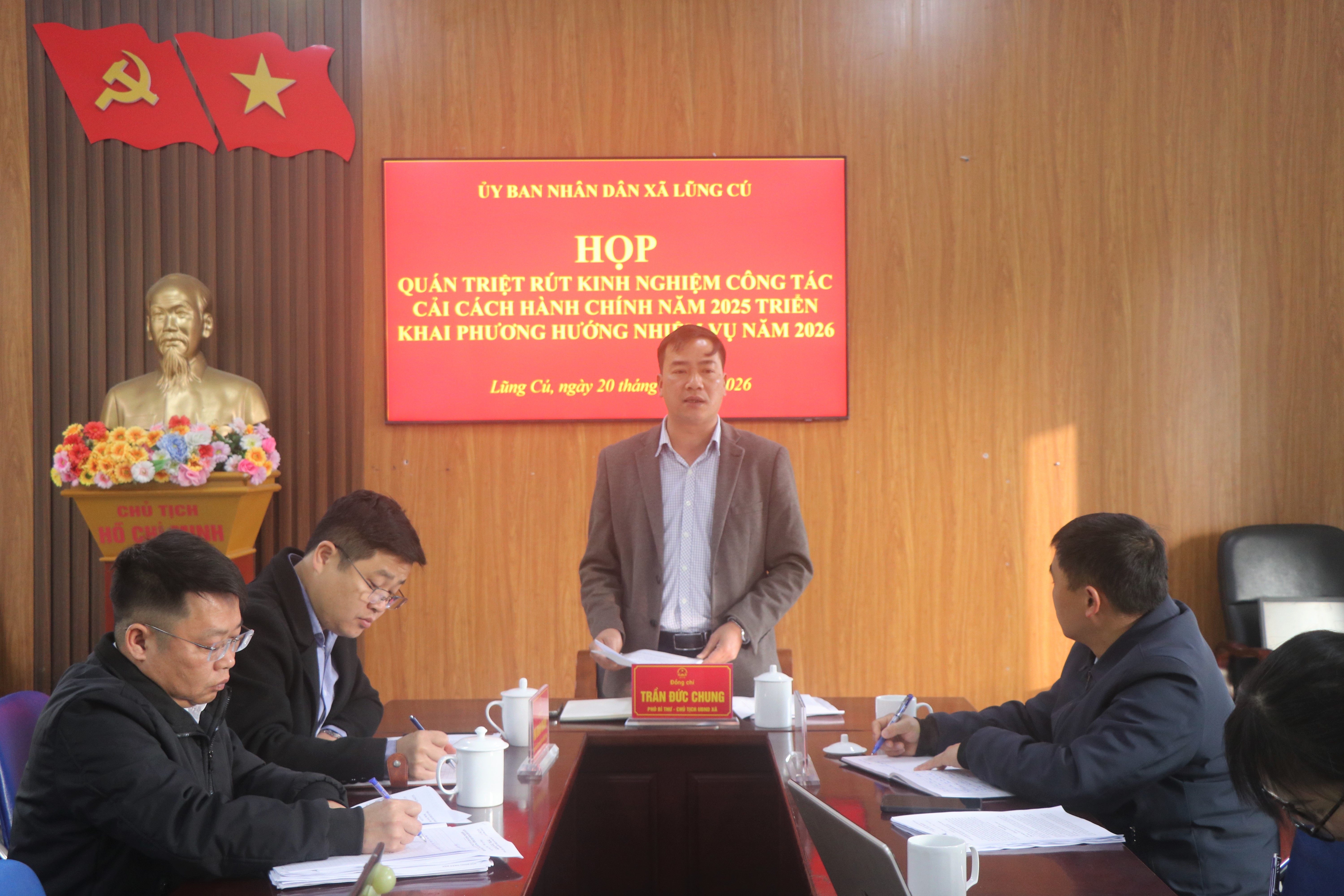 LŨNG CÚ: ĐẨY MẠNH CẢI CÁCH HÀNH CHÍNH VÌ NHÂN DÂN PHỤC VỤ