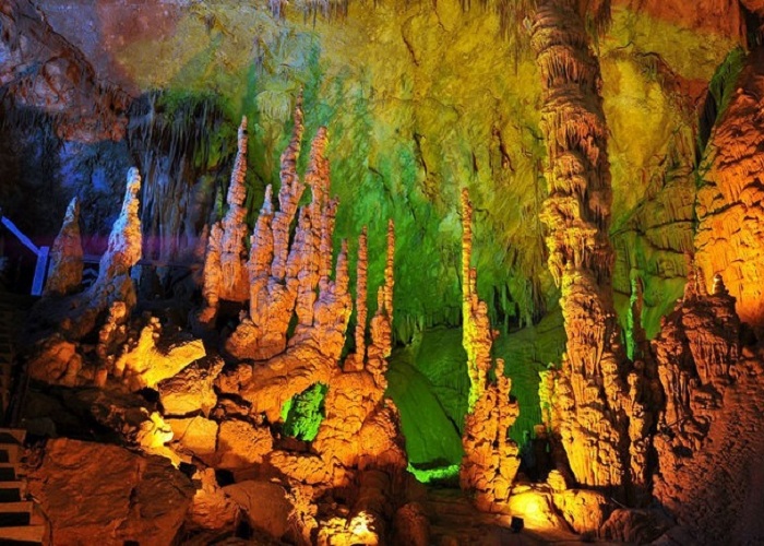 Khám phá hang động ở Cao Đường