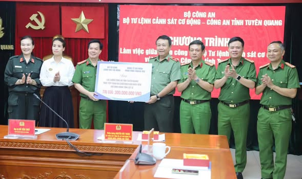 BỘ TƯ LỆNH CẢNH SÁT CƠ ĐỘNG TỔ CHỨC CÁC HOẠT ĐỘNG SINH HOẠT CHÍNH TRỊ TẠI TỈNH TUYÊN QUANG