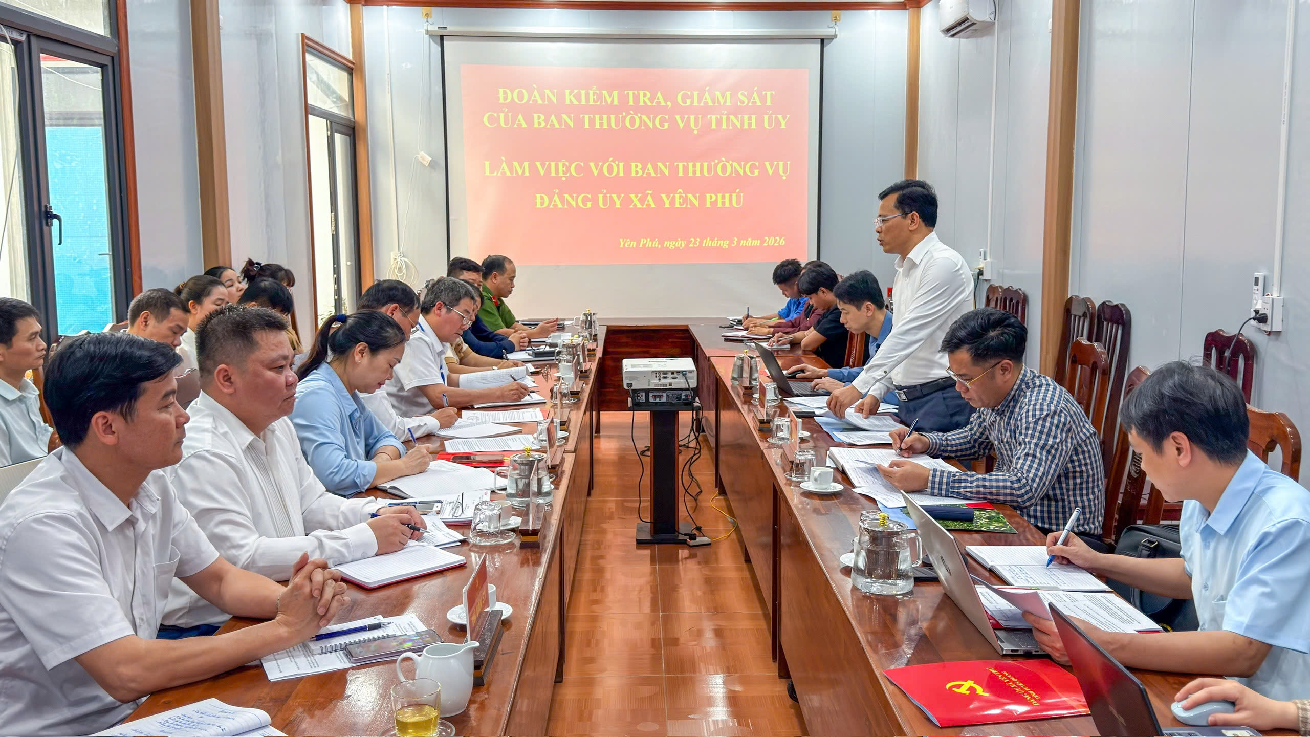 ĐOÀN KIỂM TRA, GIÁM SÁT CỦA BAN THƯỜNG VỤ TỈNH ỦY LÀM VIỆC VỚI BAN THƯỜNG VỤ ĐẢNG ỦY XÃ YÊN PHÚ