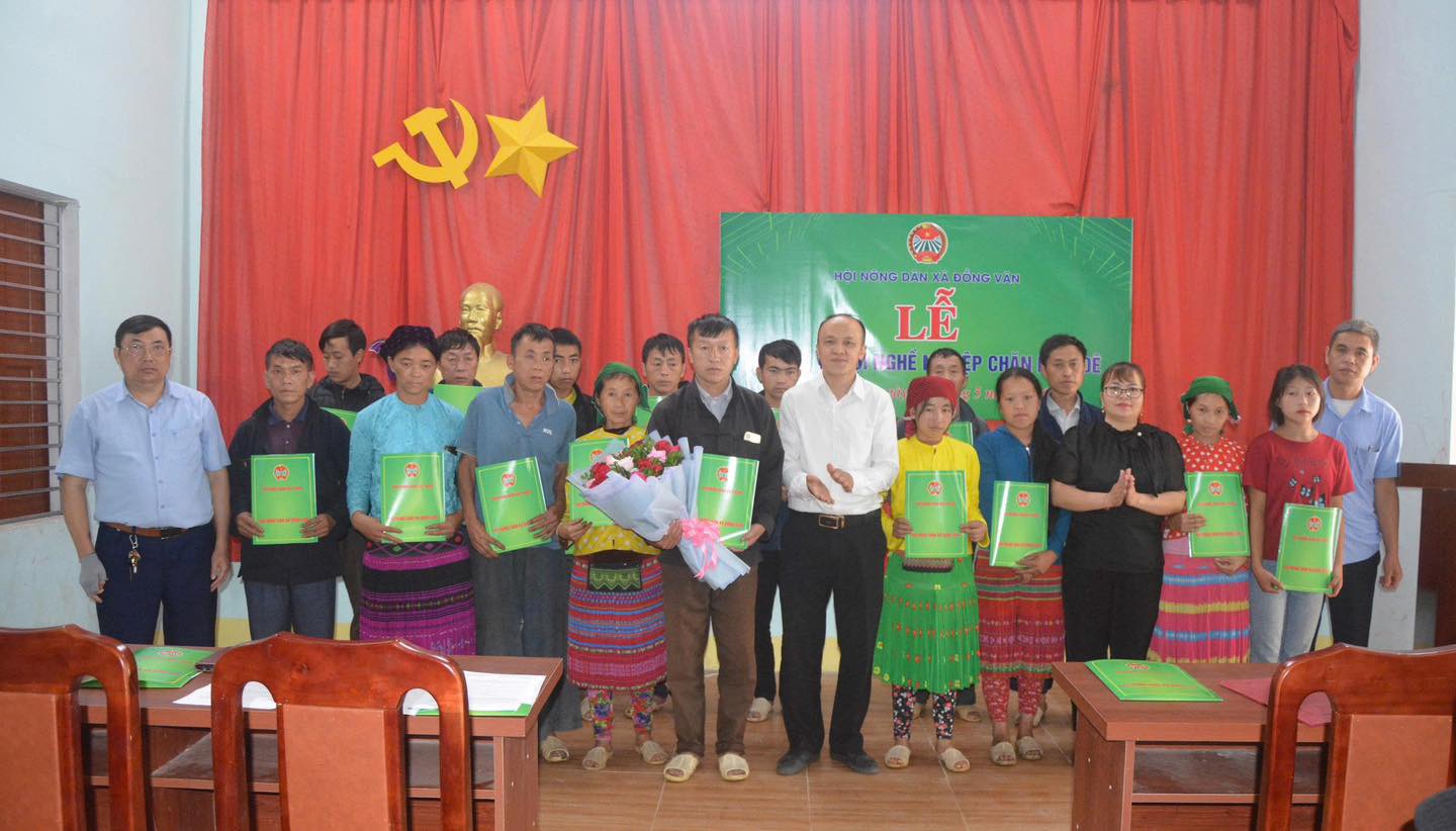 Xã Đồng Văn ra mắt Tổ hội chăn nuôi dê tại thôn Khúa Lủng
