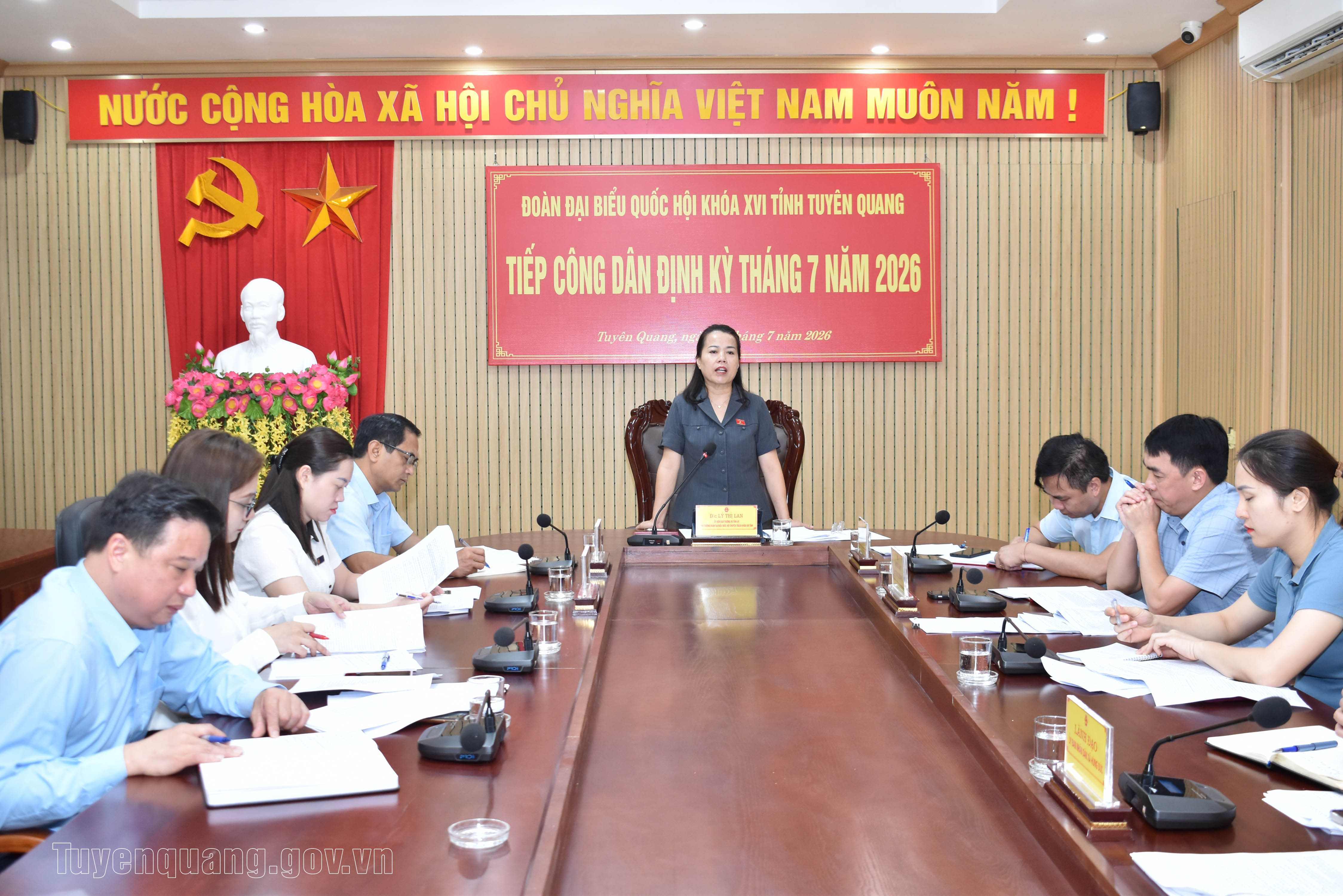 Đoàn đại biểu Quốc hội tỉnh Tuyên Quang tiếp công dân, đề nghị giải quyết kịp thời chế độ chính sách