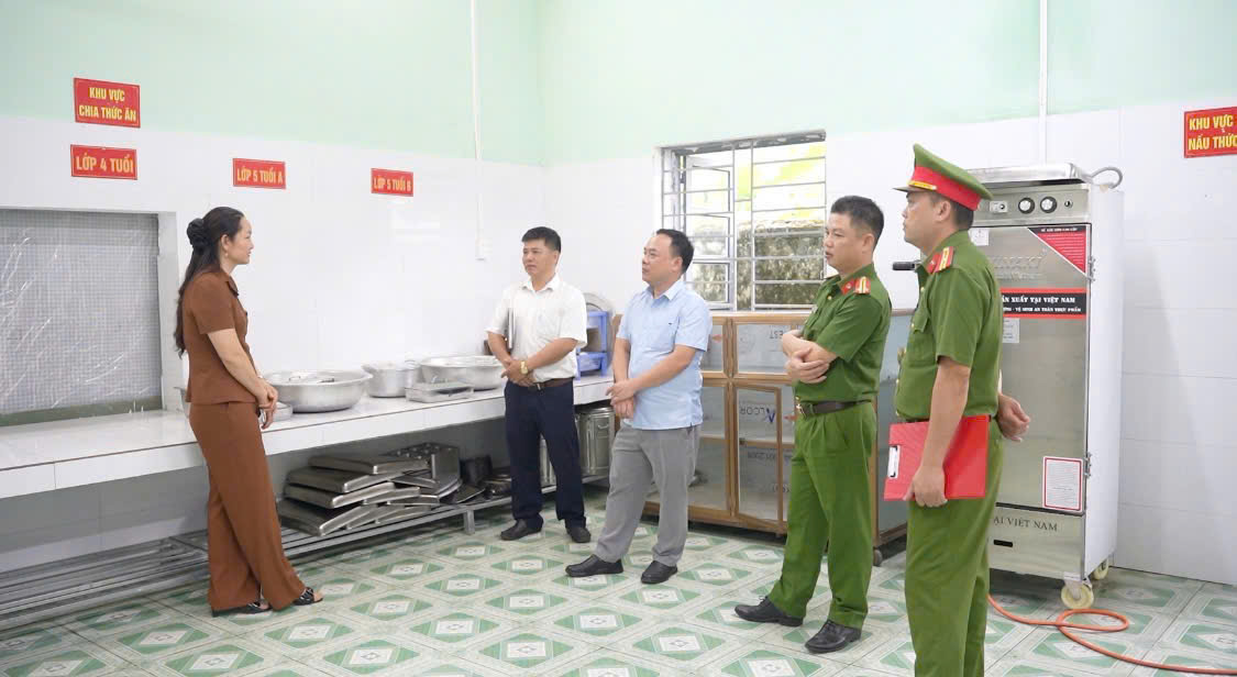 TÂN TRỊNH TĂNG CƯỜNG KIỂM TRA AN TOÀN VỆ SINH THỰC PHẨM TRÊN ĐỊA BÀN