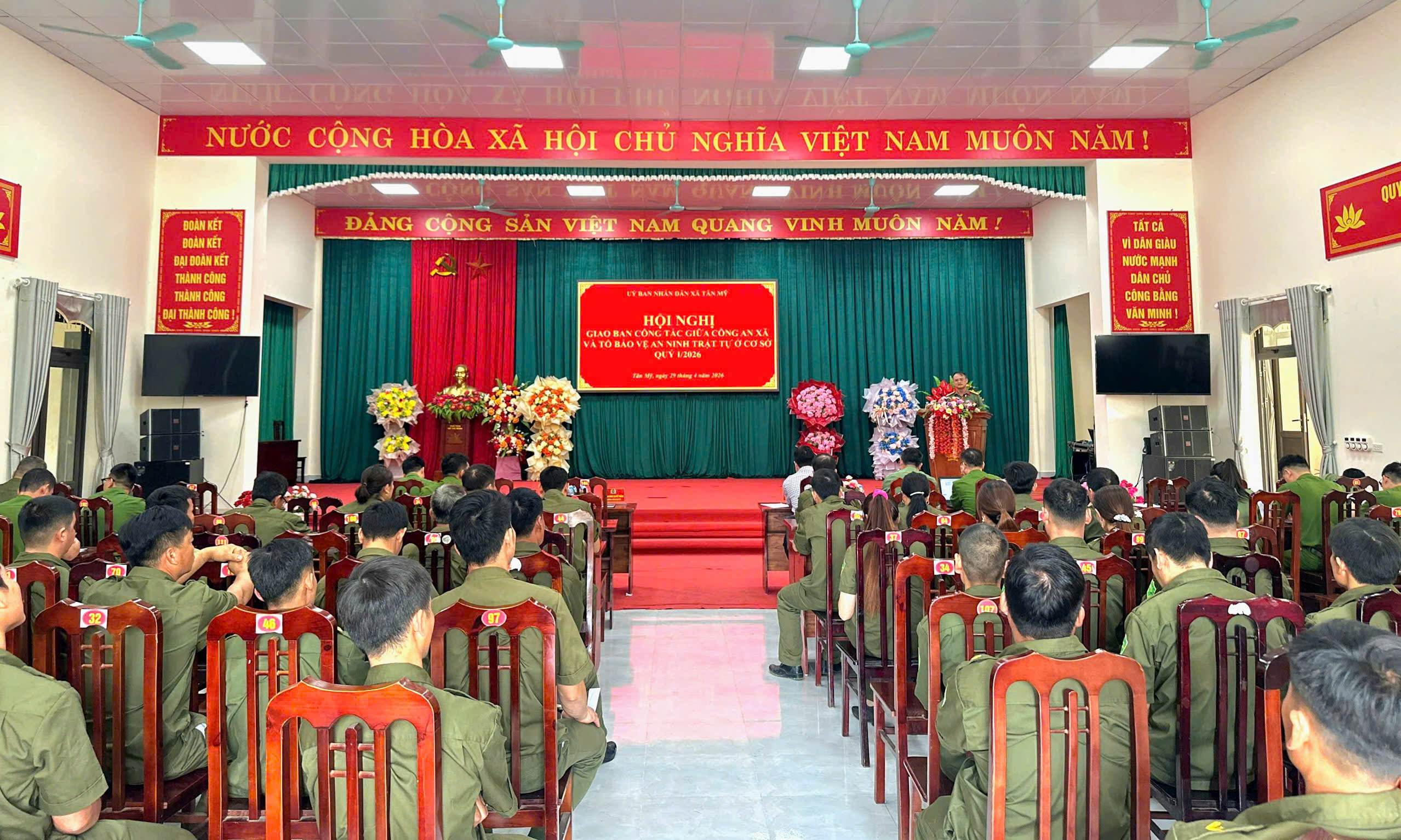 CÔNG AN XÃ TÂN MỸ TỔ CHỨC GIAO BAN LỰC LƯỢNG THAM GIA BẢO VỆ ANTT Ở CƠ SỞ QUÝ I/2026