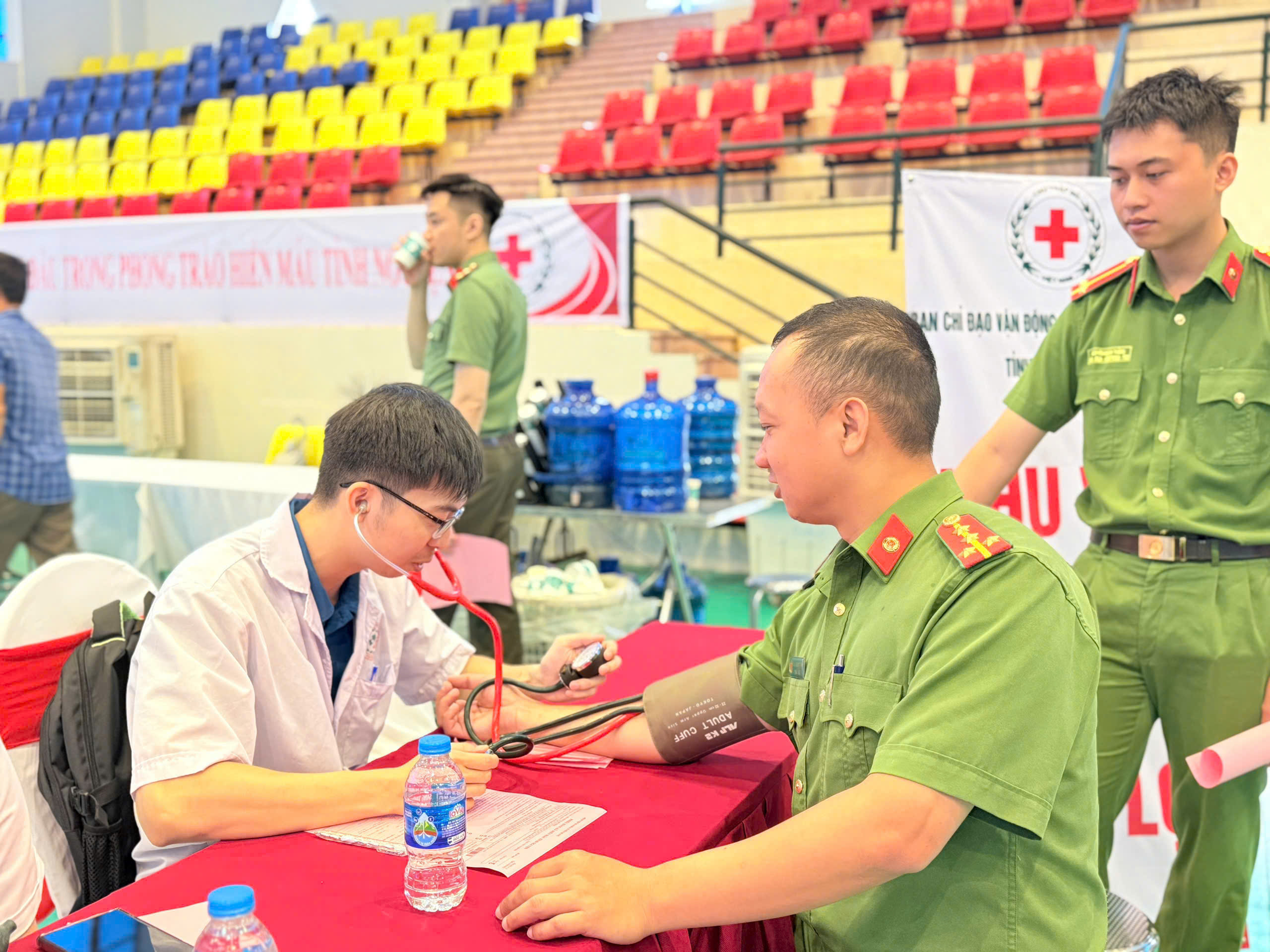 CÔNG AN PHƯỜNG MINH XUÂN TÍCH CỰC THAM GIA HIẾN MÁU TÌNH NGUYỆN