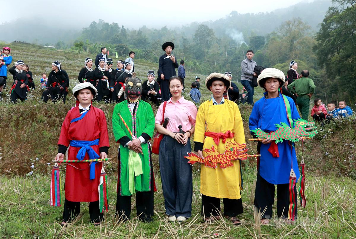 Xây dựng hệ sinh thái số nhân văn