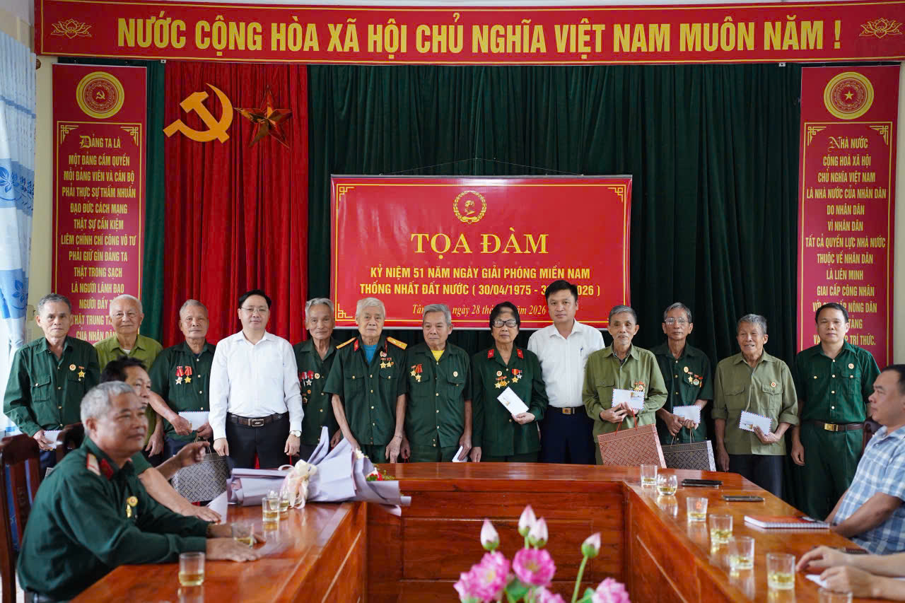 TỌA ĐÀM KỶ NIỆM 51 NĂM NGÀY GIẢI PHÓNG MIỀN NAM, THỐNG NHẤT ĐẤT NƯỚC