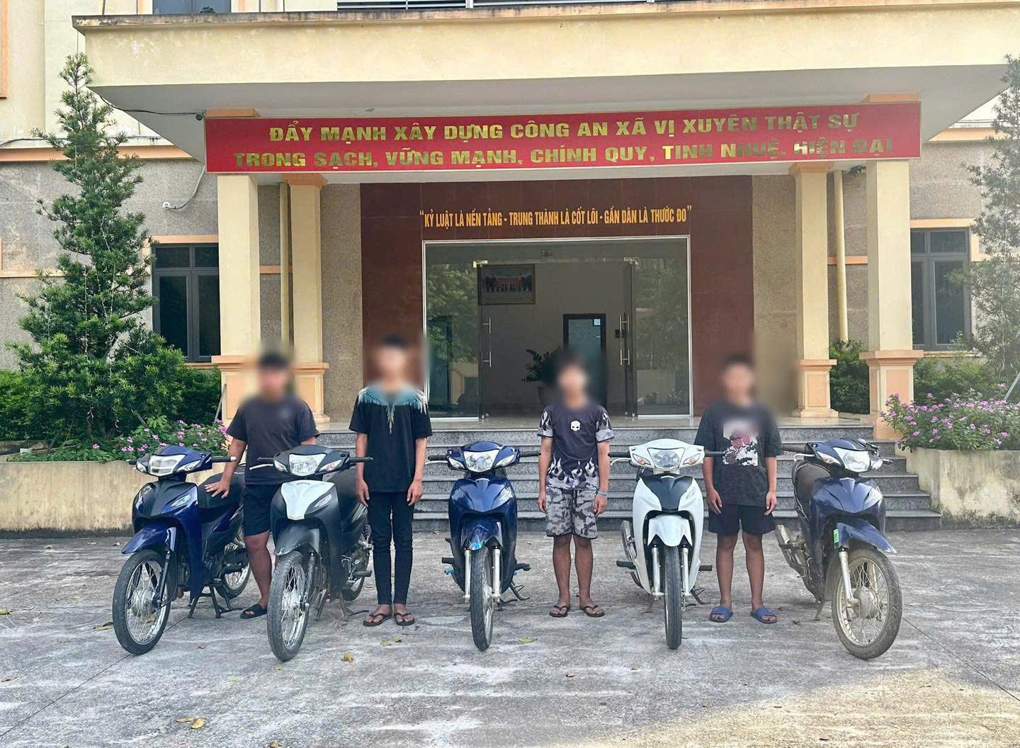 NHANH CHÓNG LÀM RÕ NHÓM THIẾU NIÊN THỰC HIỆN 05 VỤ TRỘM CẮP XE MÔ TÔ