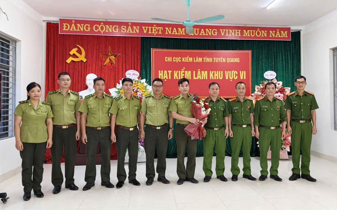 CÔNG AN XÃ LÂM BÌNH CHÚC MỪNG 53 NĂM NGÀY TRUYỀN THỐNG LỰC LƯỢNG KIỂM LÂM VIỆT NAM