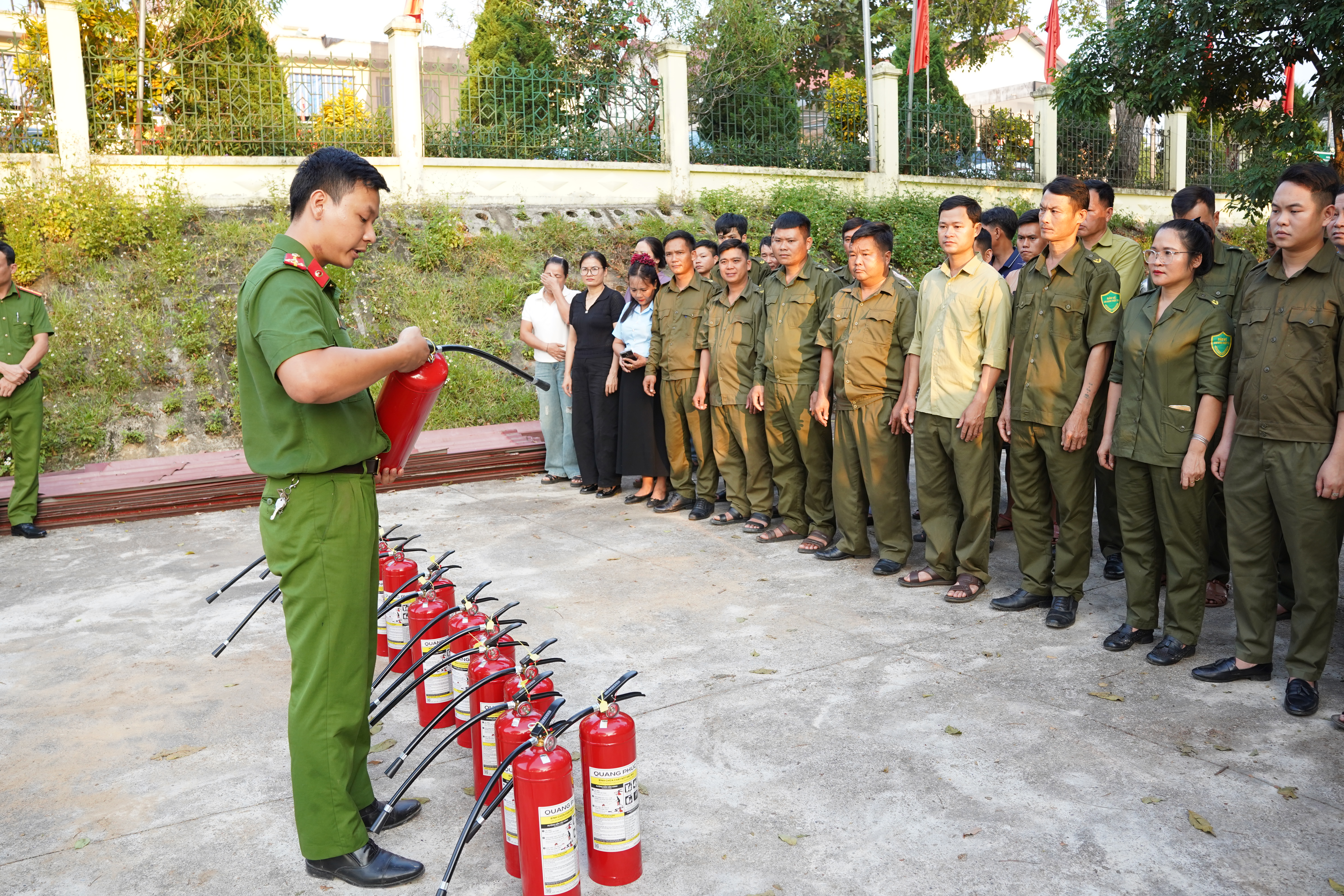 XÃ YÊN PHÚ TỔ CHỨC HỘI NGHỊ TẬP HUẤN NGHIỆP VỤ PHÒNG CHÁY, CHỮA CHÁY VÀ CỨU NẠN, CỨU HỘ NĂM 2026