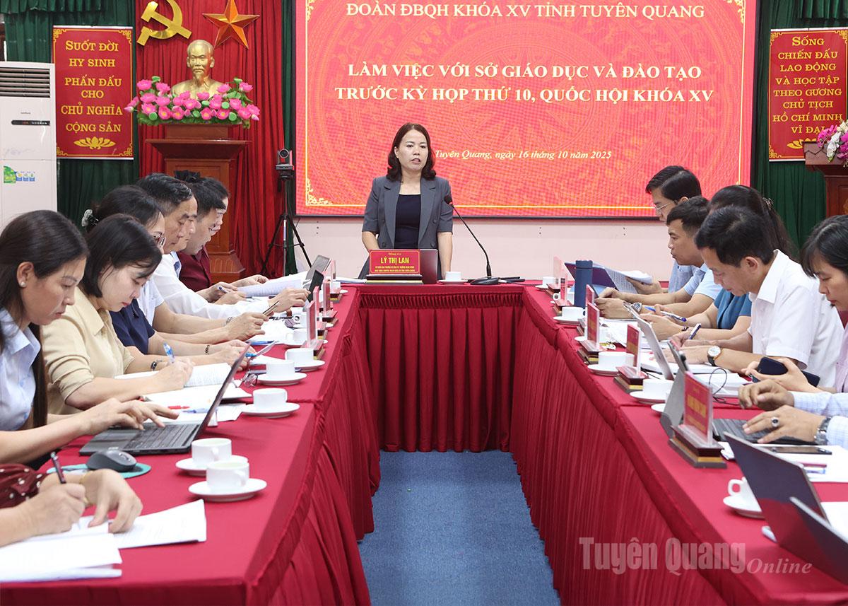 Đoàn ĐBQH tỉnh làm việc với Sở Giáo dục và Đào tạo trước kỳ họp Quốc hội lần thứ X