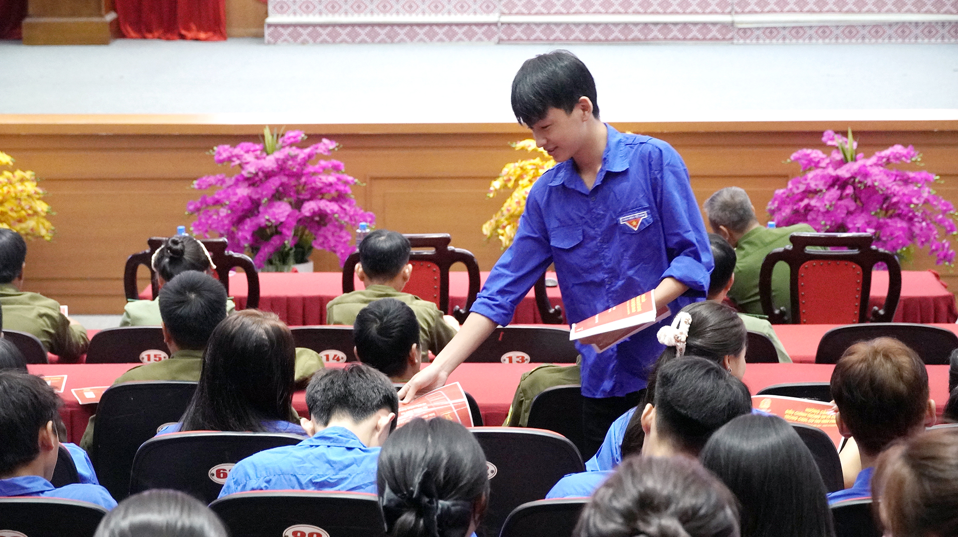 Tuổi trẻ xã Pà Vầy Sủ hưởng ứng chiến dịch “Mùa hè số cùng VNeID” năm 2026