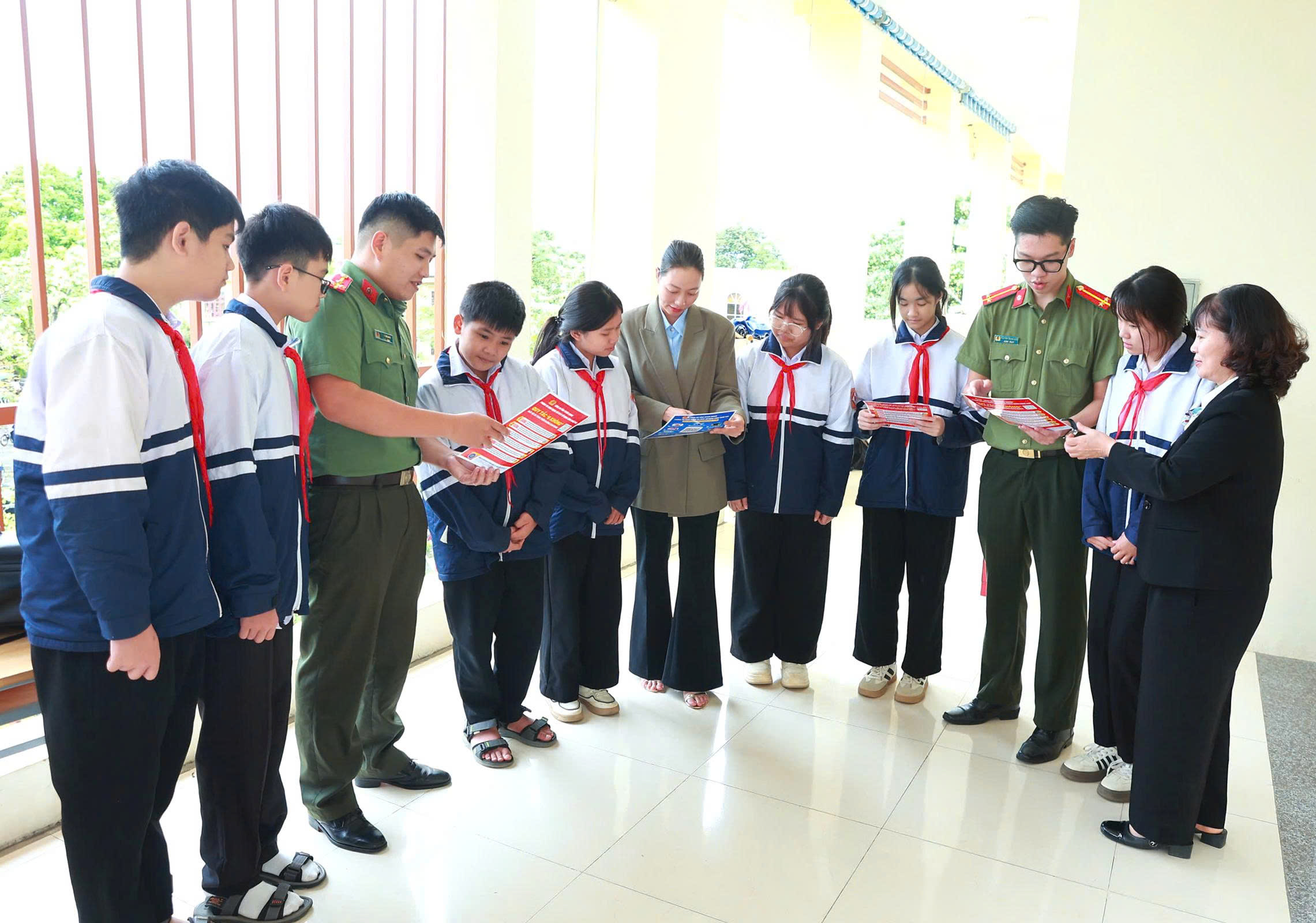 Nhận diện thủ đoạn lợi dụng sự cố thi cử để gây nhiễu thông tin, suy giảm niềm tin *Bài 3: Lấy sự thật làm căn cứ, pháp luật làm chuẩn mực - Giải pháp tổng thể củng cố niềm tin trong kỷ nguyên số