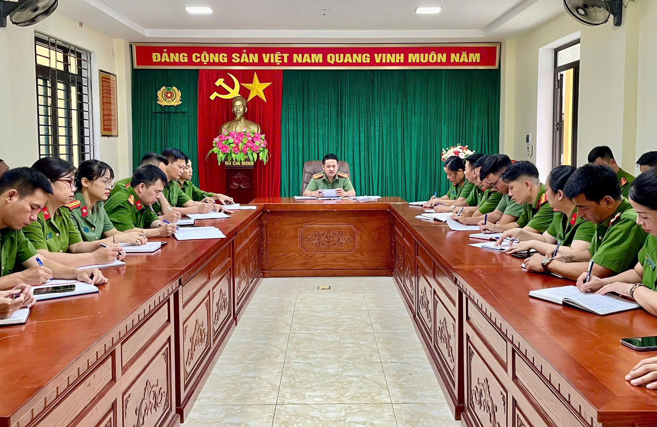 LỰC LƯỢNG CÔNG AN CƠ SỞ NỖ LỰC PHỤC VỤ NHÂN DÂN
