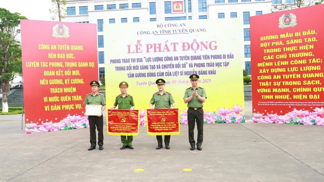 Đảng ủy công an tỉnh Tuyên Quang lãnh đạo đẩy mạnh chuyển đổi số trong tuyên truyền văn kiện của Đảng