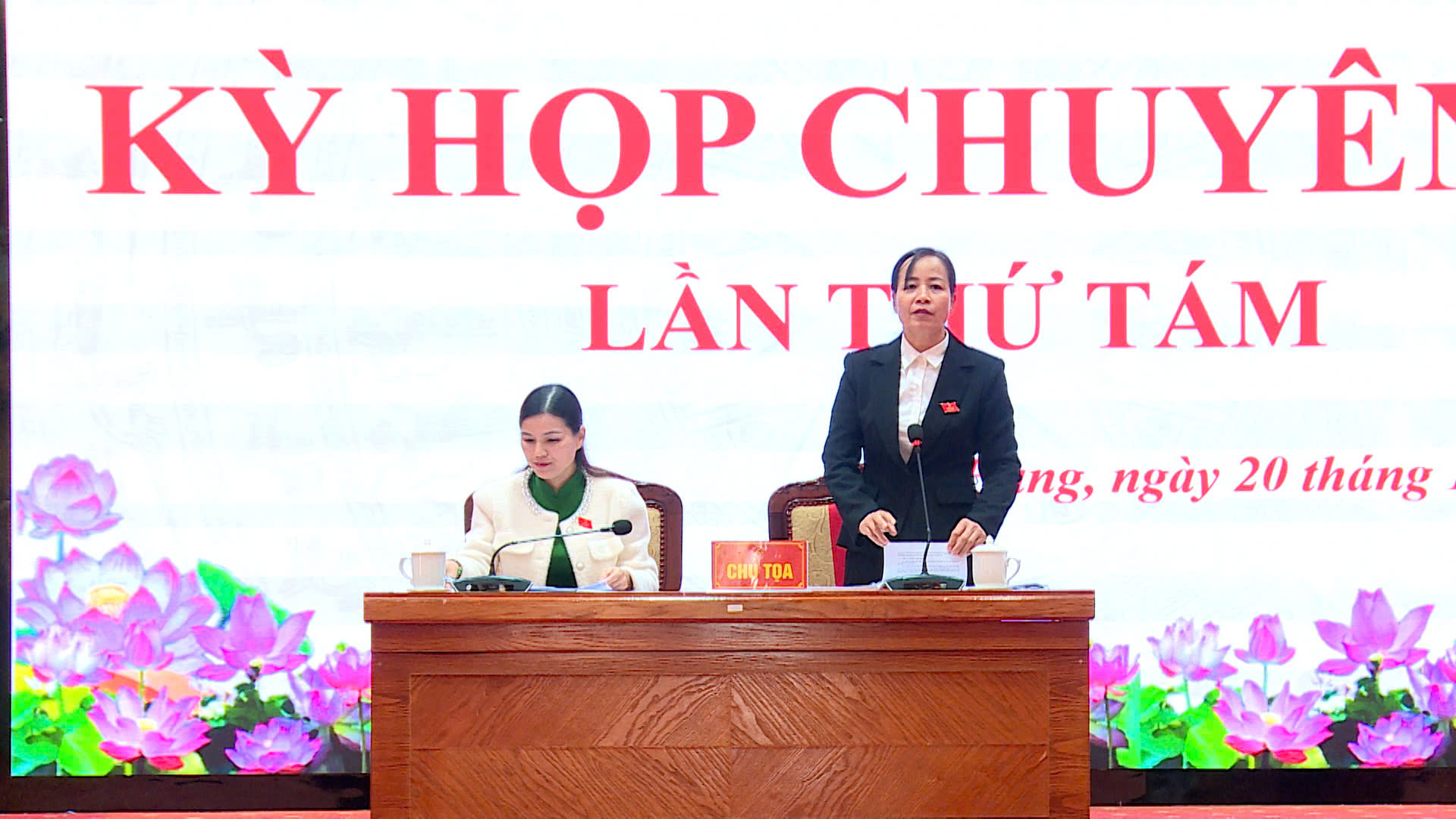 Kỳ họp chuyên đề lần thứ tám Hội đồng nhân dân xã Nà Hang