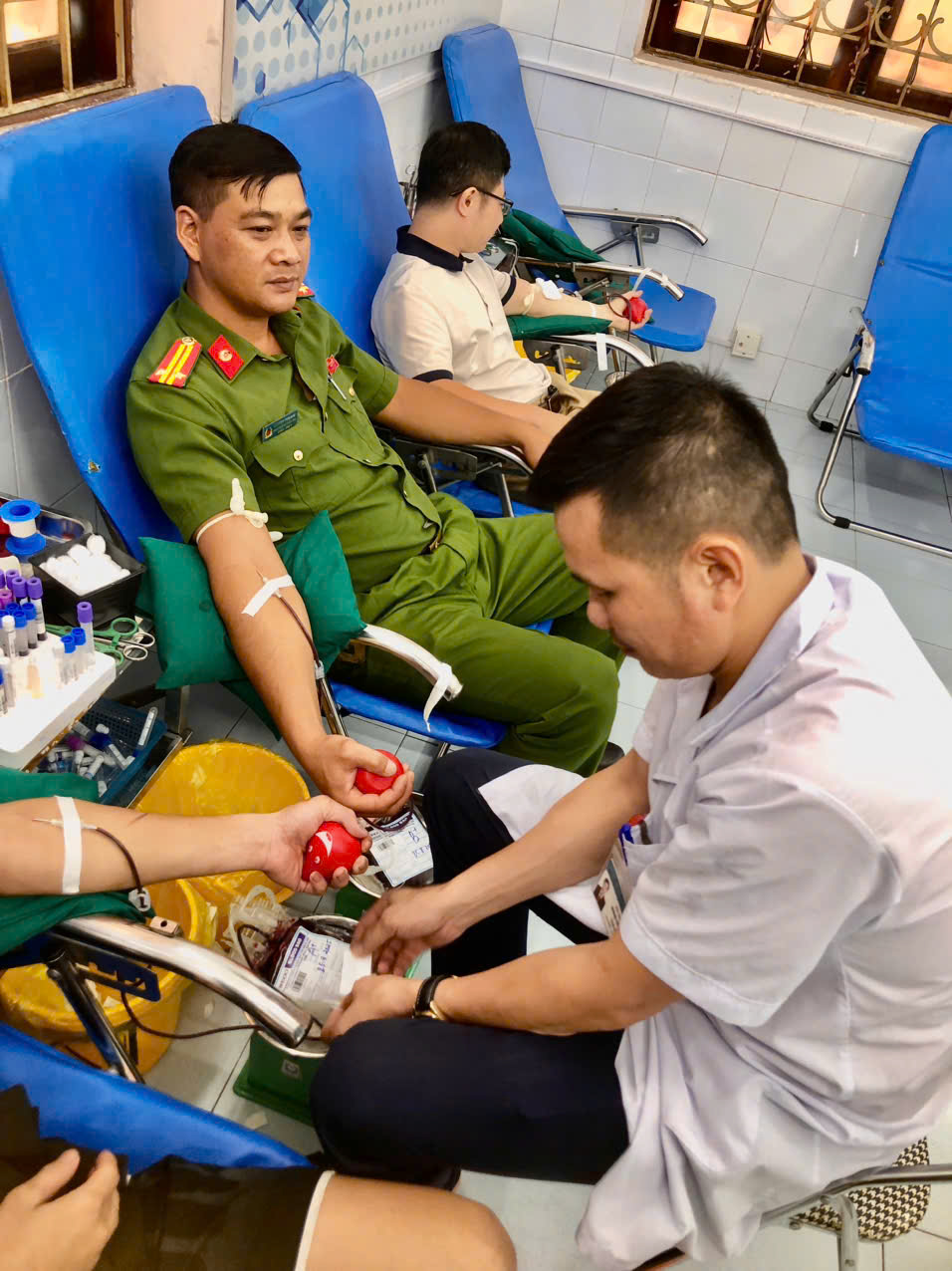 MỖI GIỌT MÁU CHO ĐI - MỘT CUỘC ĐỜI Ở LẠI