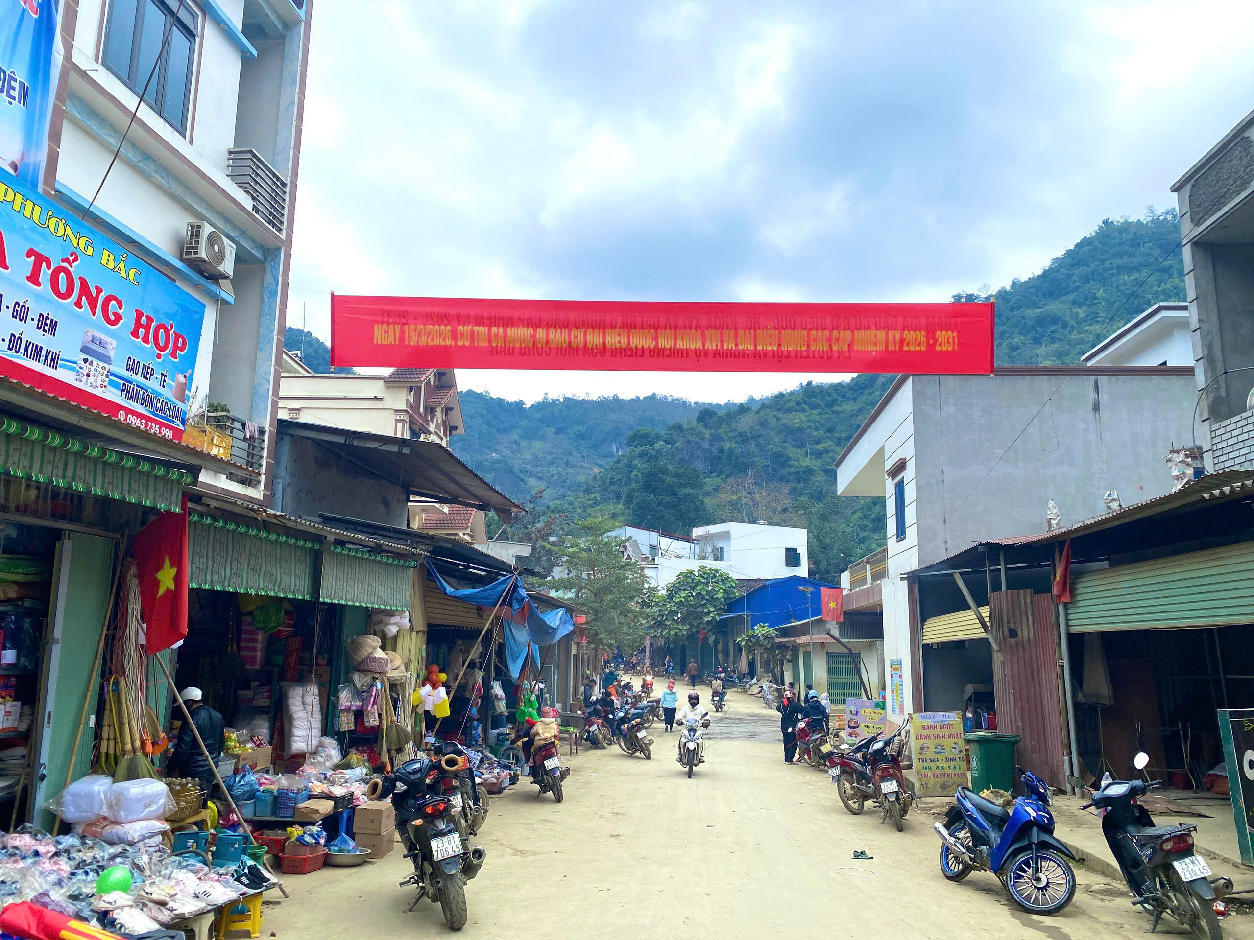 XÃ NGỌC LONG ĐA DẠNG CÔNG TÁC TUYÊN TRUYỀN, ĐƯA TINH THẦN ĐẠI HỘI XIV CỦA ĐẢNG ĐẾN VỚI NHÂN DÂN