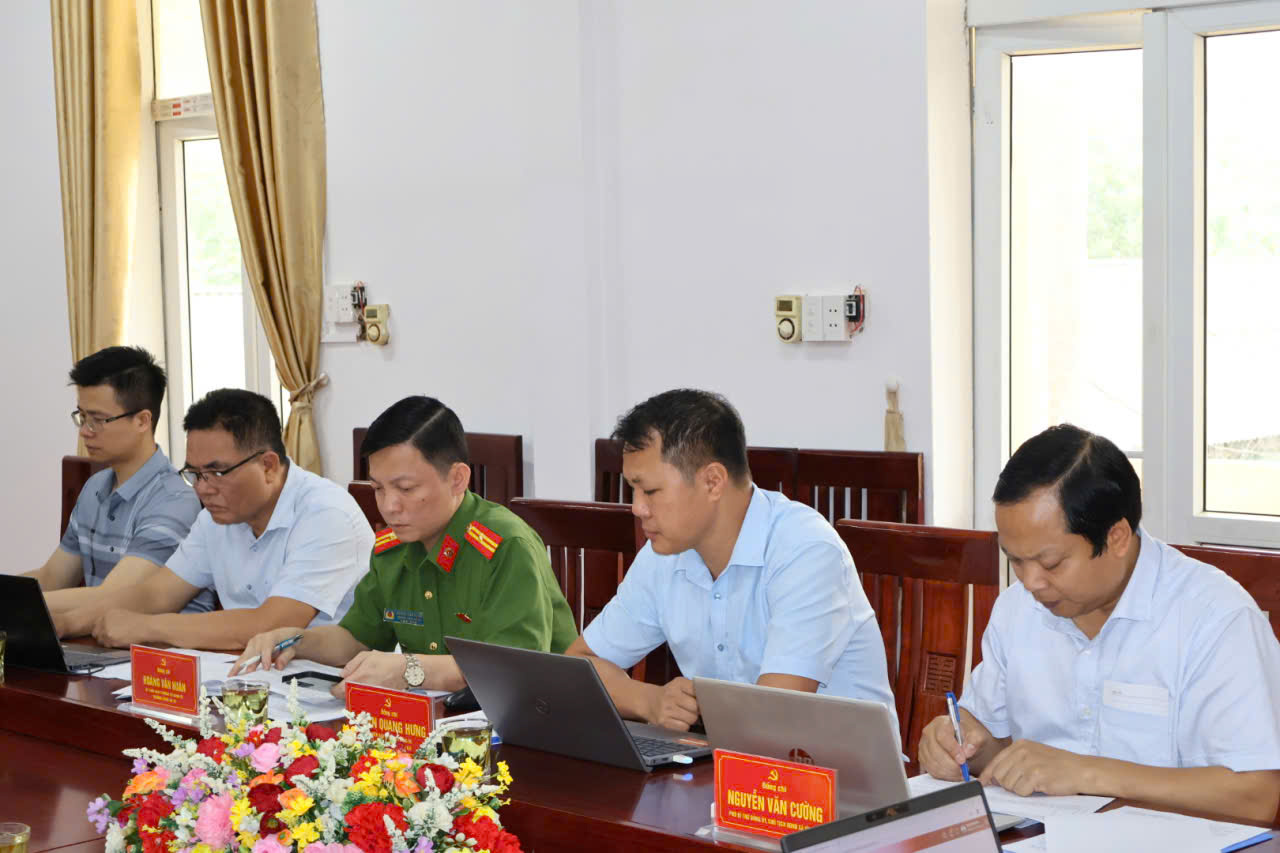 Họp giải quyết đơn thư2.jpg