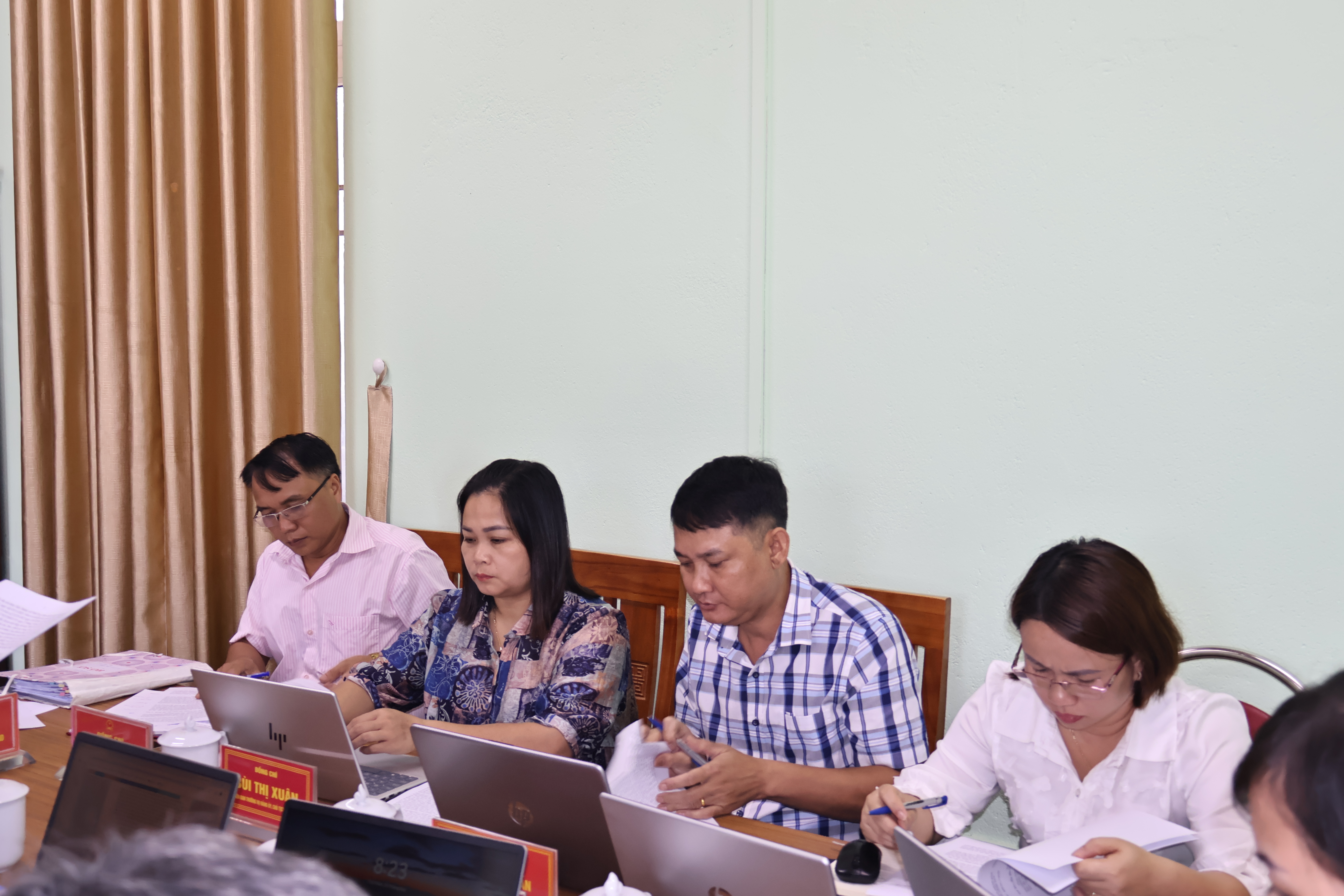 HĐND LV về giam s&aacute;t UB ng&agrave;y 30 th 7,.JPG