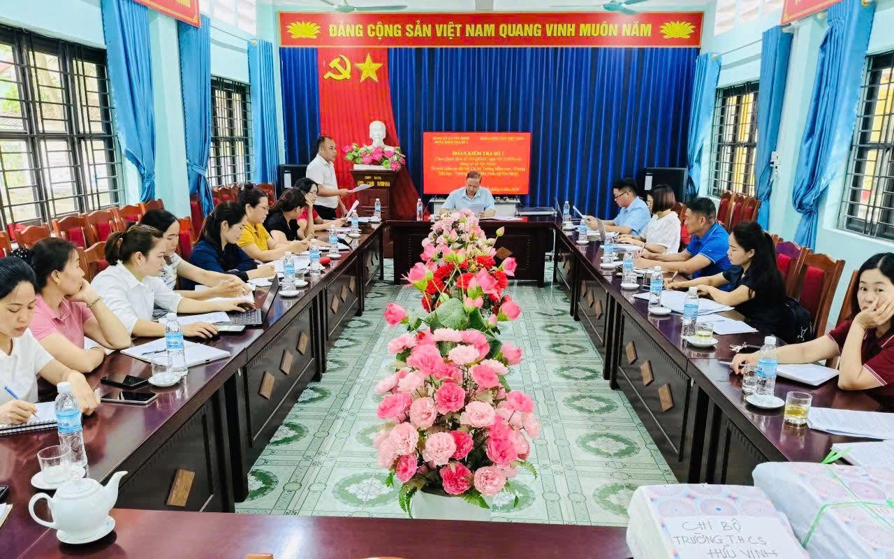 ĐOÀN KIỂM TRA SỐ 01 ĐẢNG ỦY XÃ YÊN MINH KIỂM TRA CÔNG TÁC ĐẢNG TẠI CÁC CHI BỘ TRƯỜNG HỌC