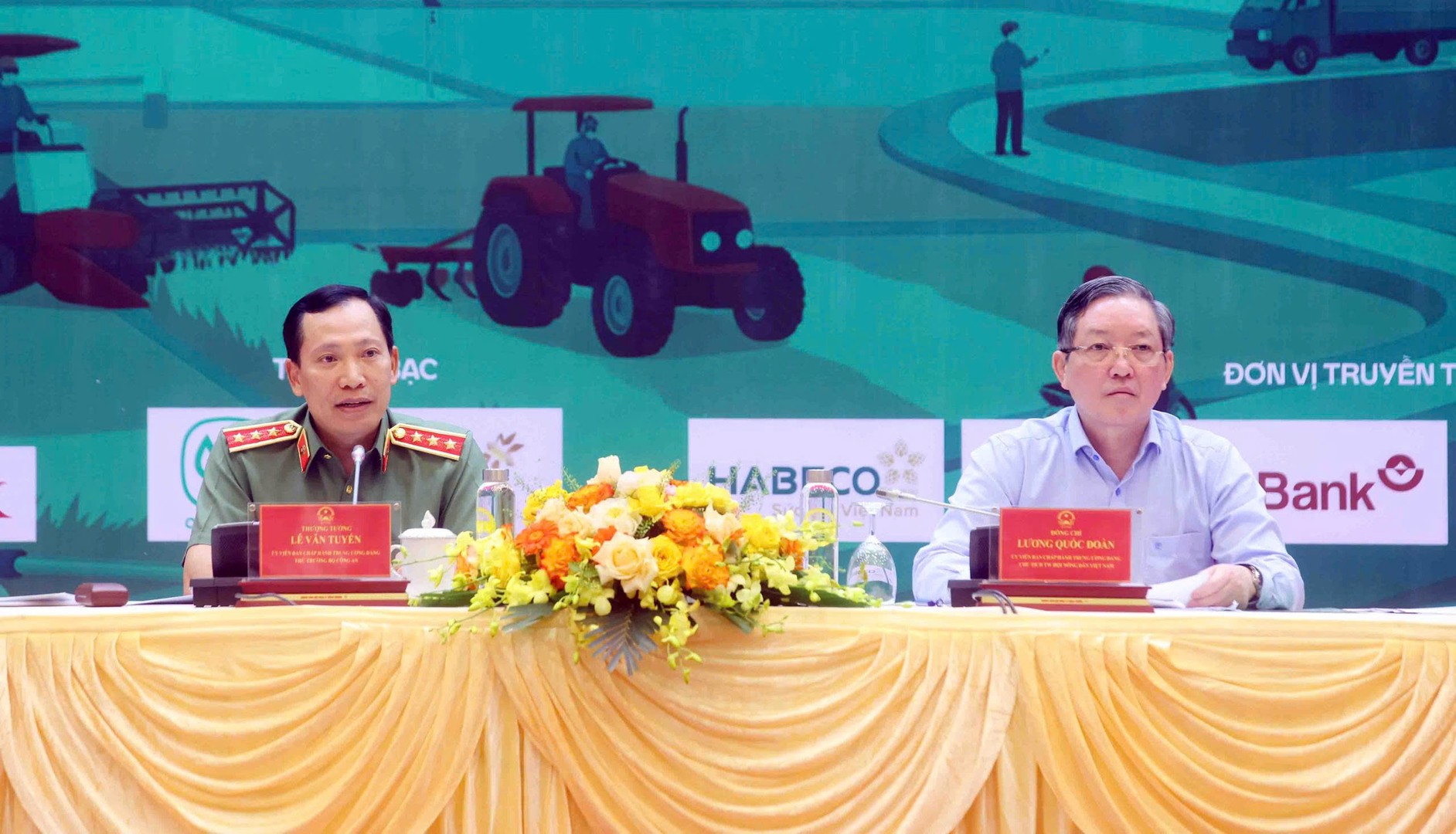 CHUNG SỨC GIỮ GÌN BÌNH YÊN TỪ CƠ SỞ, XÂY DỰNG XÃ HỘI KỶ CƯƠNG, AN TOÀN, VĂN MINH, HÀI HÒA, PHÁT TRIỂN